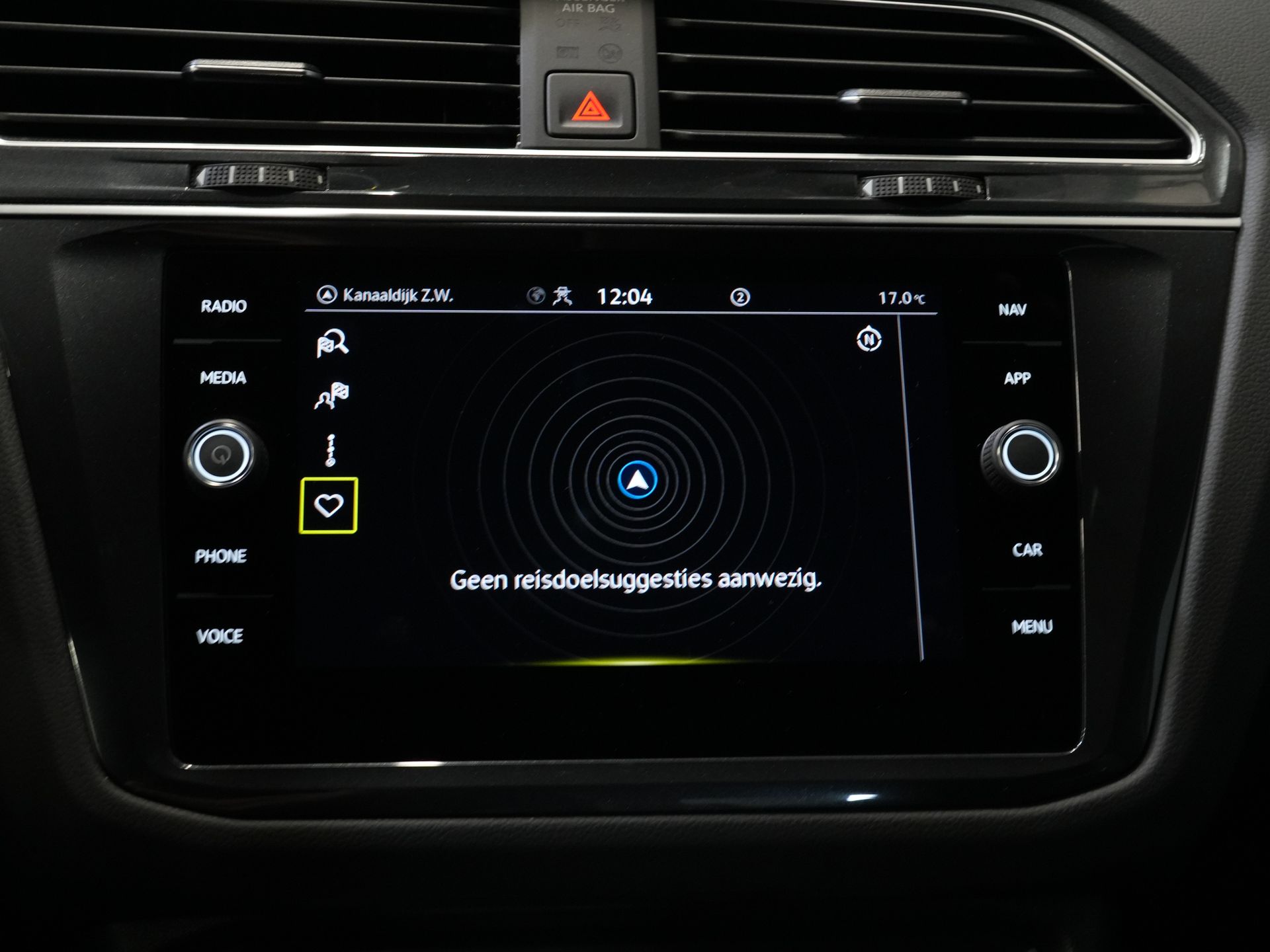 Volkswagen Tiguan SUV 1.4 TSI eHybrid R-Line (DEMO) Pano/ IQ-Light/ Head-Up/ Elek.Trekhaak/ Elek.Klep/ Adapt.Cruise/ Parelmoer/ Stoelverw./ Climate/ C 31