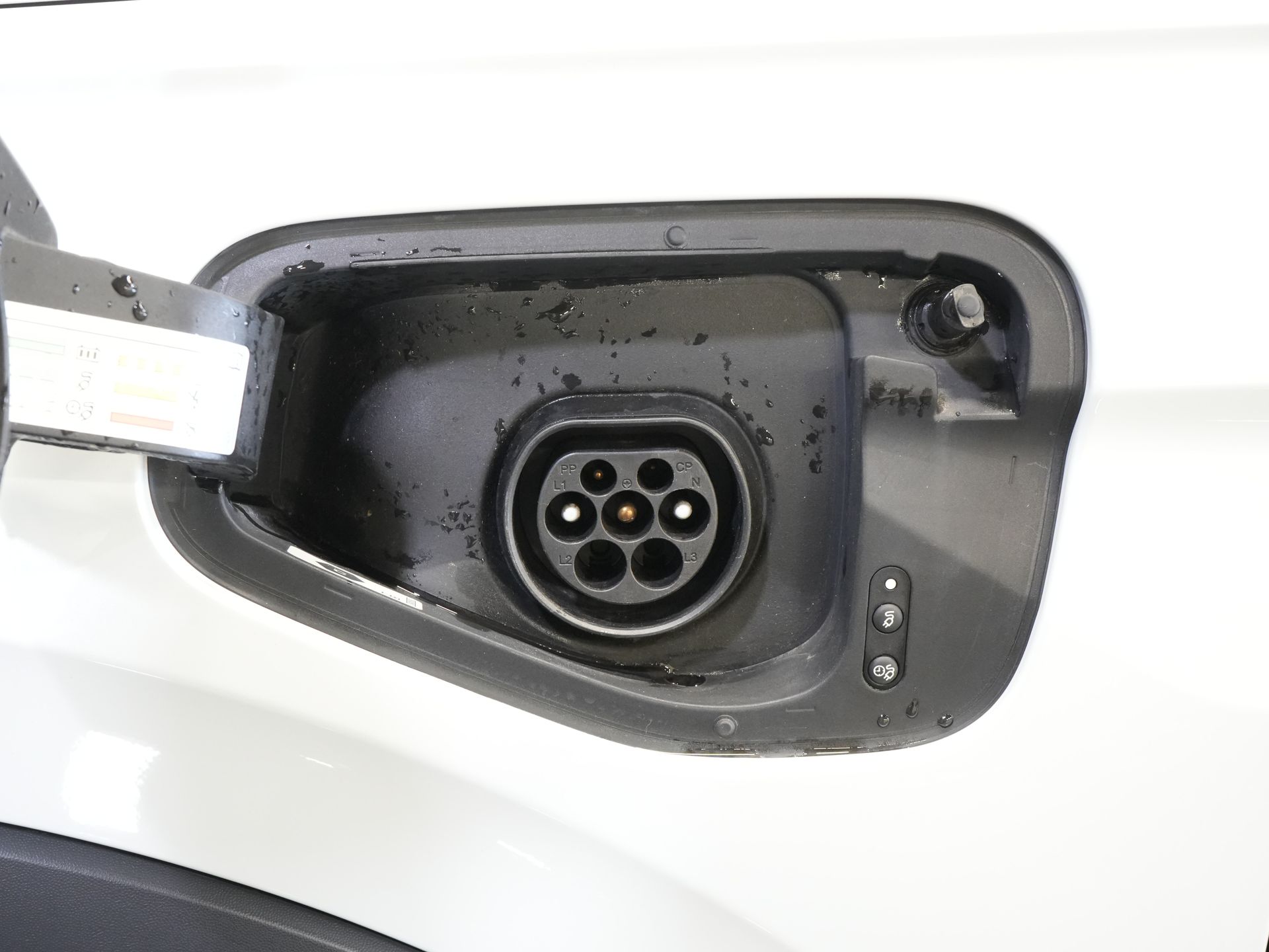 Volkswagen Tiguan SUV 1.4 TSI eHybrid R-Line (DEMO) Pano/ IQ-Light/ Head-Up/ Elek.Trekhaak/ Elek.Klep/ Adapt.Cruise/ Parelmoer/ Stoelverw./ Climate/ C 38