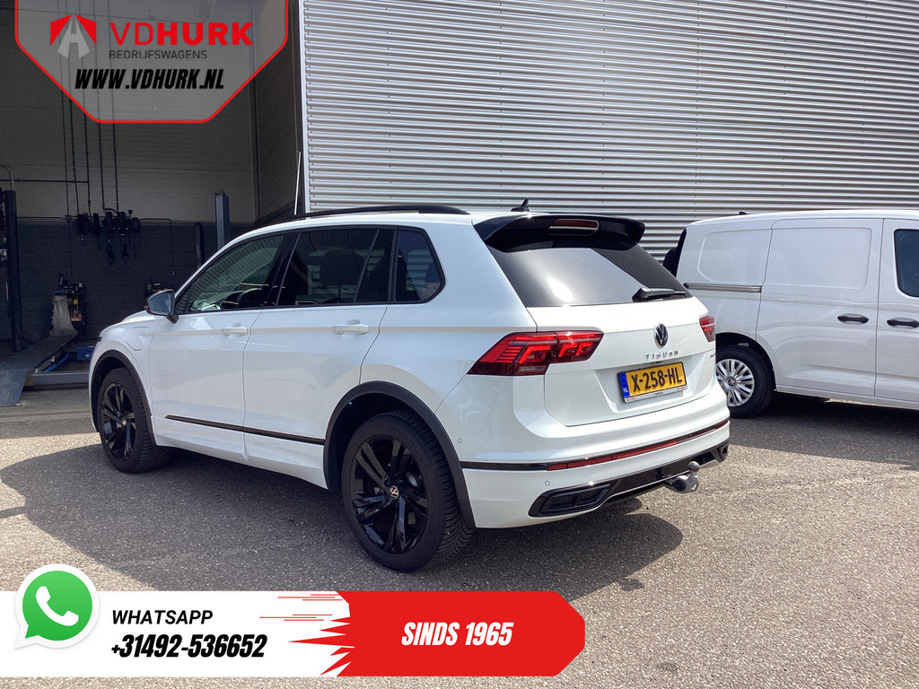 Volkswagen Tiguan SUV 1.4 TSI eHybrid R-Line Pano/ IQ-Light/ Head-Up/ Elek.Trekhaak/ Elek.Klep/ Adapt.Cruise/ Parlemoer/ Stoelverw./ Climate/ Carplay/ 8