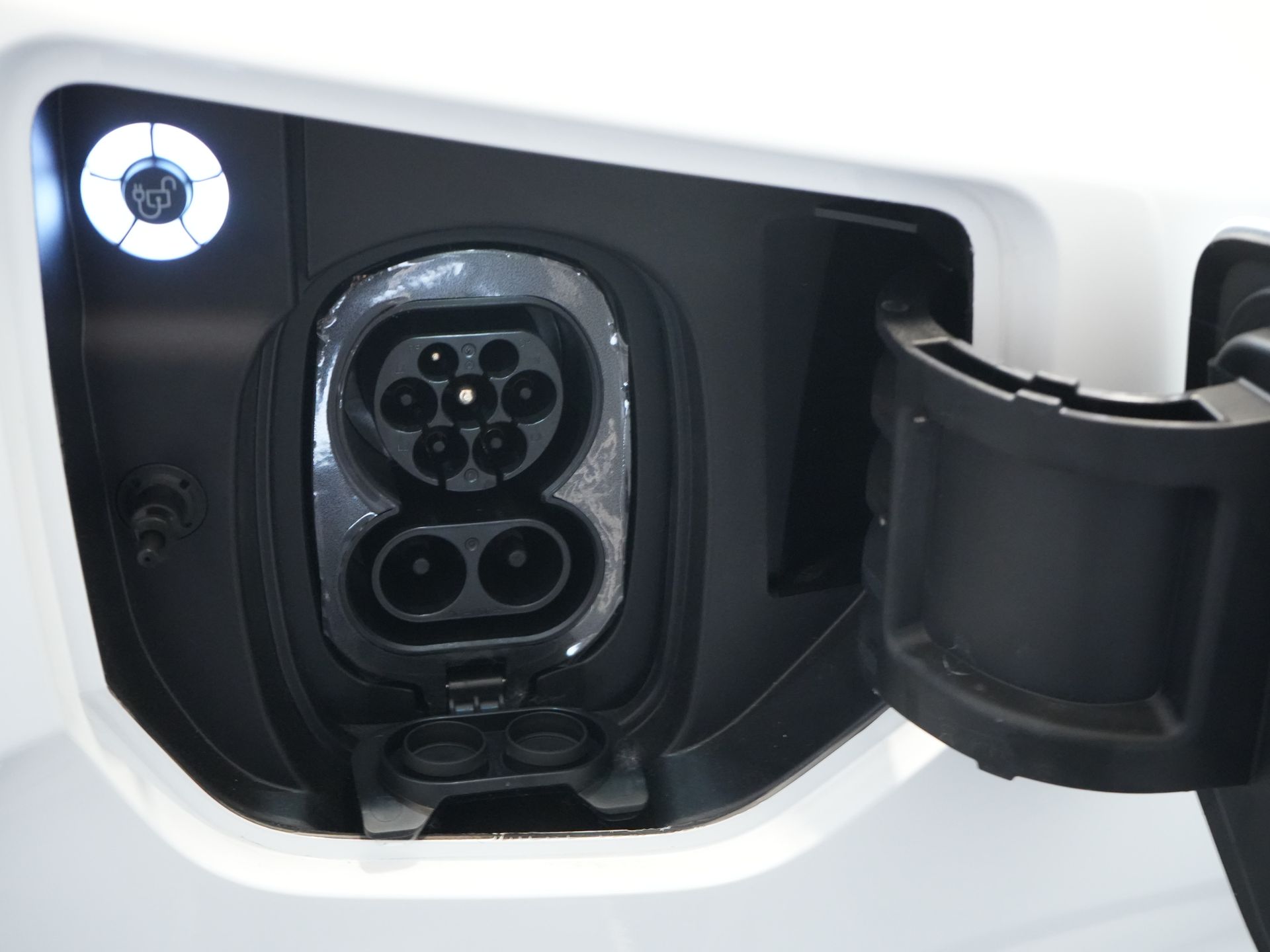 Ford E-Transit Custom Bestelbus L2 330 km WLTP Garantie t/m 2028/ LED/ Snellader/ Standkachel/ Stoelverw./ Stuurverw./ Carplay/ Camera/ PDC/ Climate/ Cruise 26