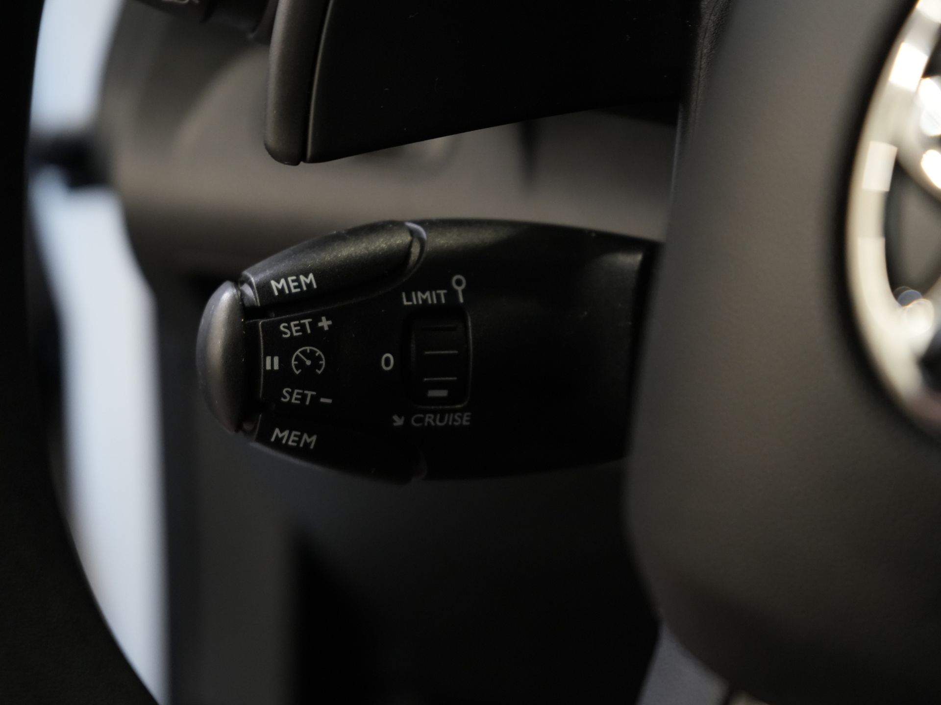 Toyota PROACE CITY Bestelbus 1.5 130 pk Aut. Carplay/ 3Pers./ Stoelverw./ Inrichting/ Camera/ Cruise/ Airco/ PDC/ Trekhaak 22