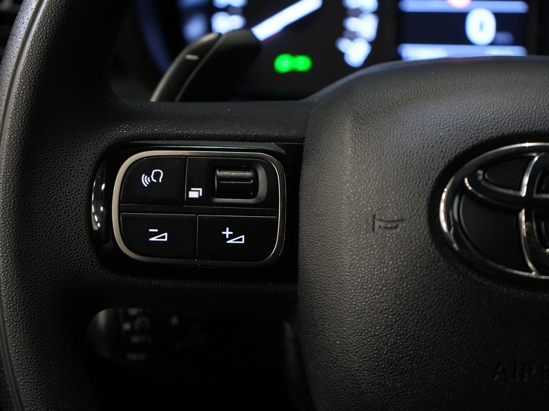 Toyota PROACE CITY Bestelbus 1.5 130 pk Aut. Carplay/ 3Pers./ Stoelverw./ Inrichting/ Camera/ Cruise/ Airco/ PDC/ Trekhaak 23