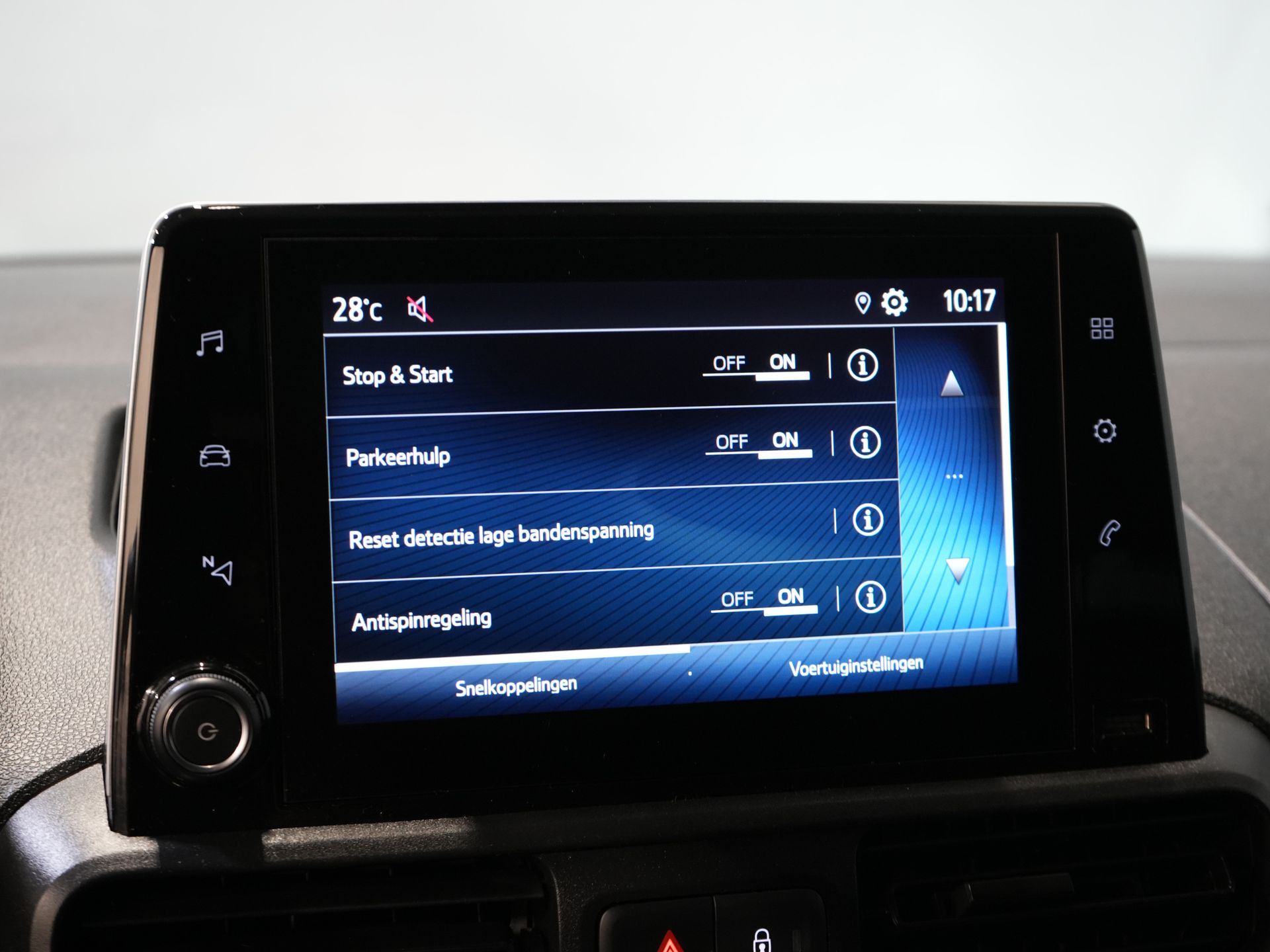 Toyota PROACE CITY Bestelbus 1.5 130 pk Aut. Carplay/ 3Pers./ Stoelverw./ Inrichting/ Camera/ Cruise/ Airco/ PDC/ Trekhaak 28