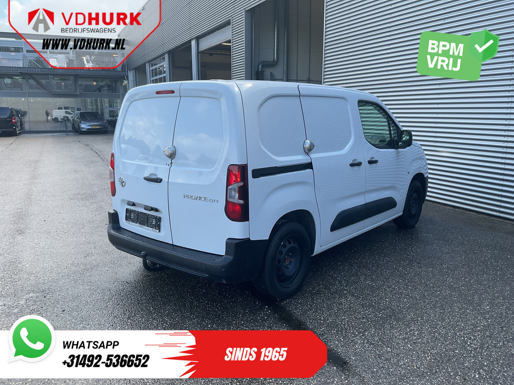 Toyota PROACE CITY Bestelbus 1.5 130 pk Aut. Carplay/ 3Pers./ Stoelverw./ Inrichting/ Camera/ Cruise/ Airco/ PDC/ Trekhaak 9