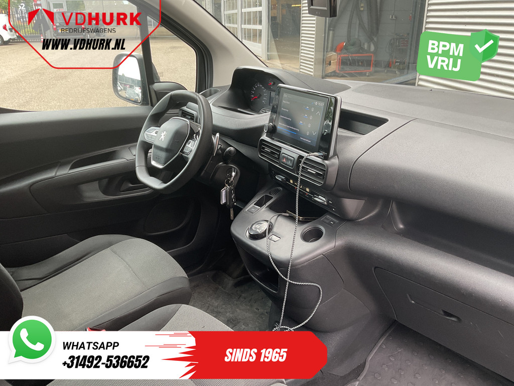 Peugeot Partner Bestelbus 1.2 BENZINE Aut. 110 pk Stoelverw./ Carplay/ Camera/ PDC/ Climate/ Cruise/ Trekhaak/ Airco 2
