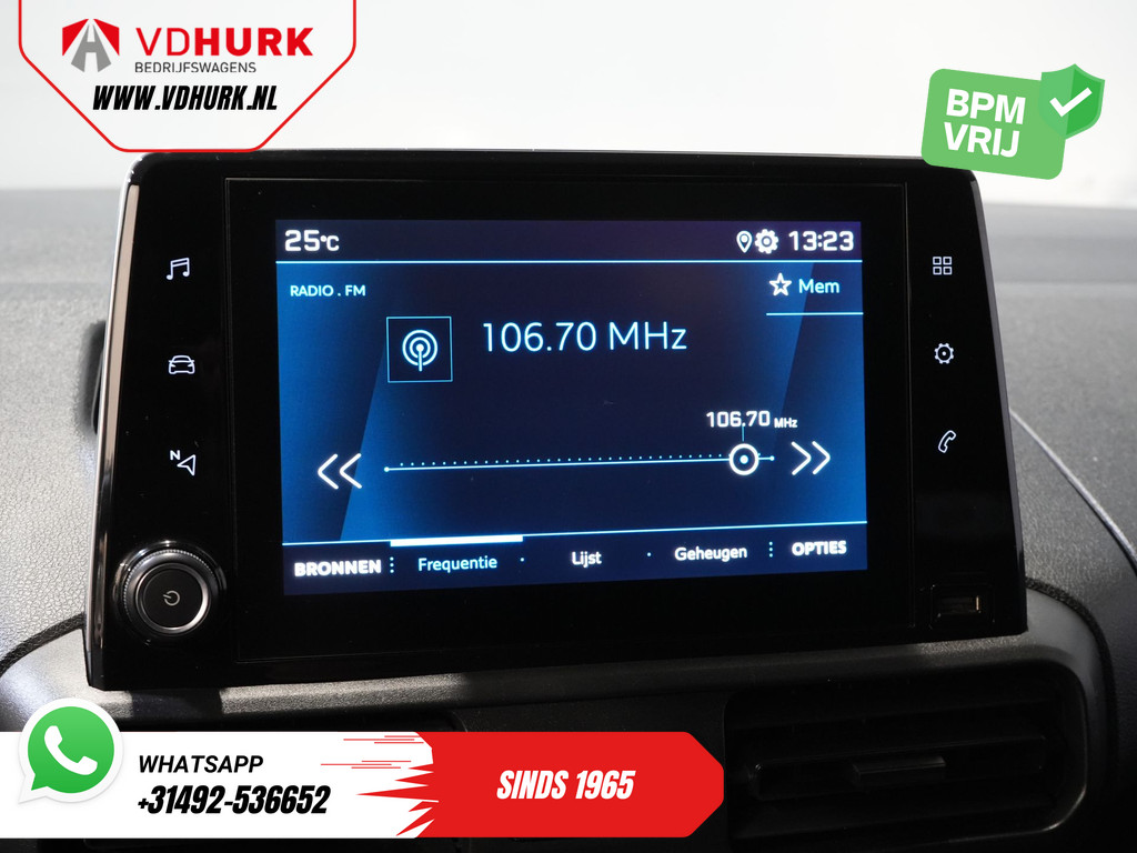 Peugeot Partner Bestelbus 1.2 BENZINE Aut. 110 pk Stoelverw./ Carplay/ Camera/ PDC/ Climate/ Cruise/ Trekhaak/ Airco 23