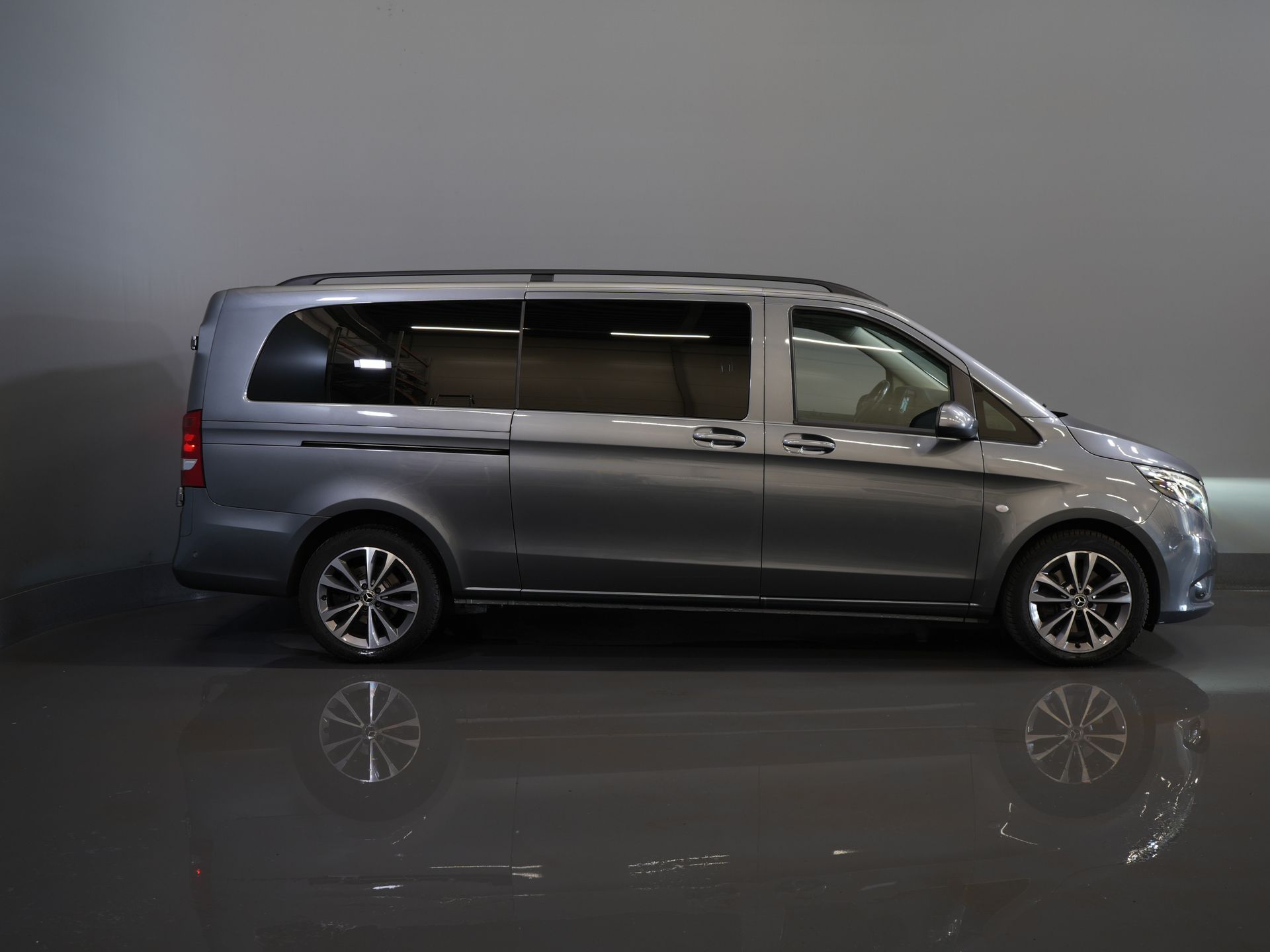 Mercedes-Benz Vito Bestelbus 119 CDI Aut. XL L3 DC Dubbel Cabine/ LED/ 2.5t Trekverm./ Alarm III/ Stoelverw./ Carplay/ Navi/ Camera/ Climate/ Cruise/ PDC/ 18 10