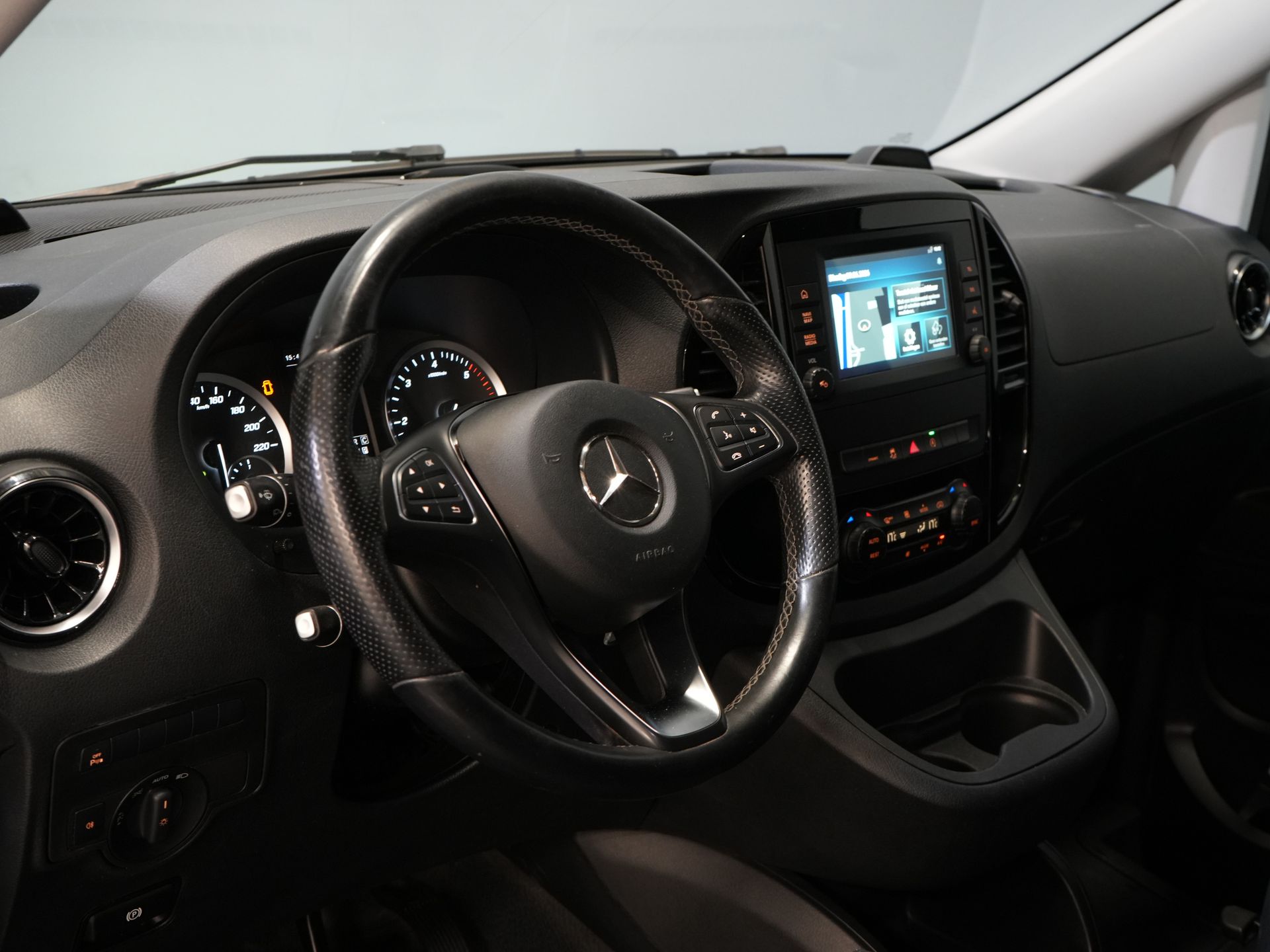 Mercedes-Benz Vito Bestelbus 119 CDI Aut. XL L3 DC Dubbel Cabine/ LED/ 2.5t Trekverm./ Alarm III/ Stoelverw./ Carplay/ Navi/ Camera/ Climate/ Cruise/ PDC/ 18 13