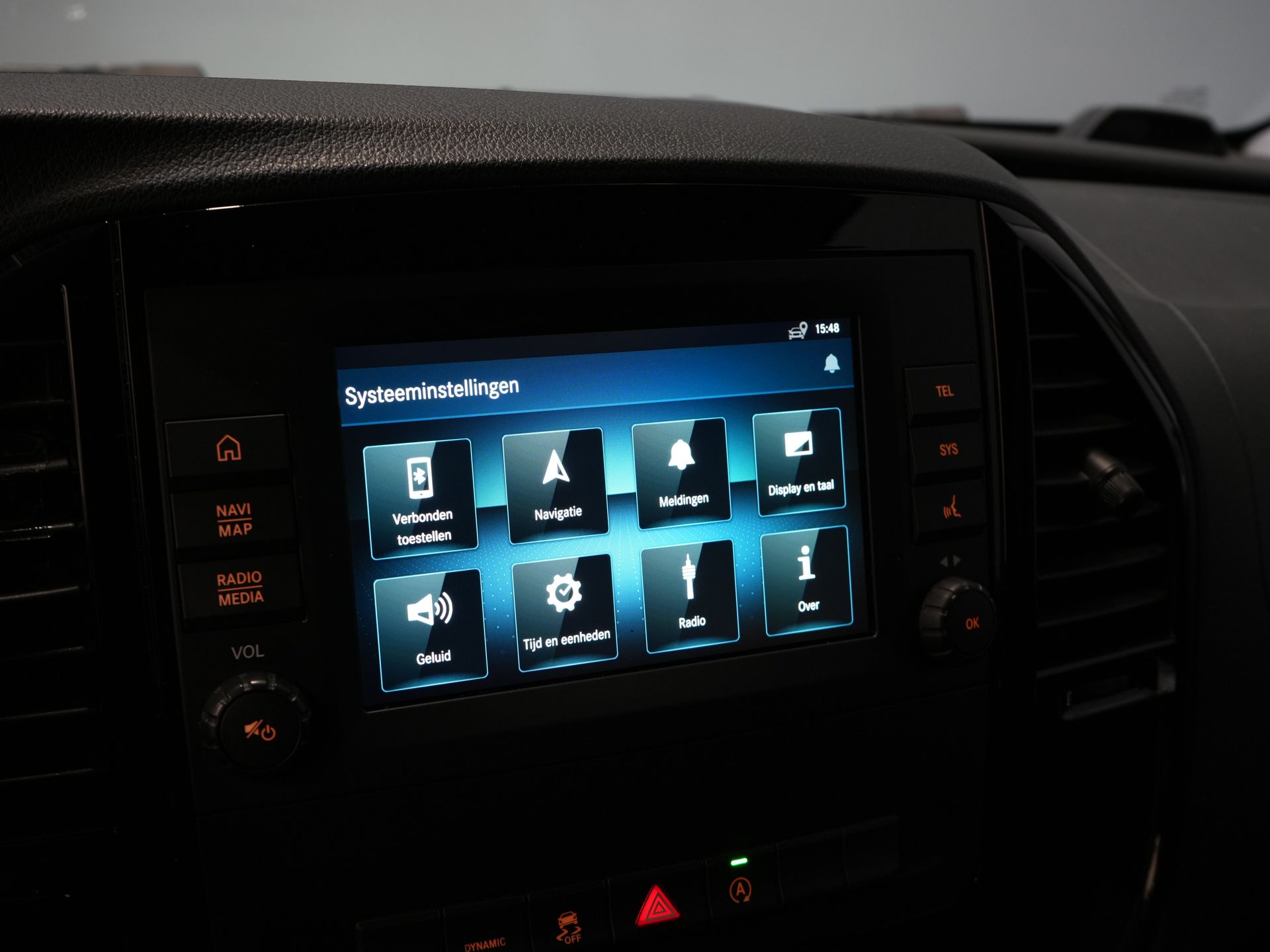 Mercedes-Benz Vito Bestelbus 119 CDI Aut. XL L3 DC Dubbel Cabine/ LED/ 2.5t Trekverm./ Alarm III/ Stoelverw./ Carplay/ Navi/ Camera/ Climate/ Cruise/ PDC/ 18 26