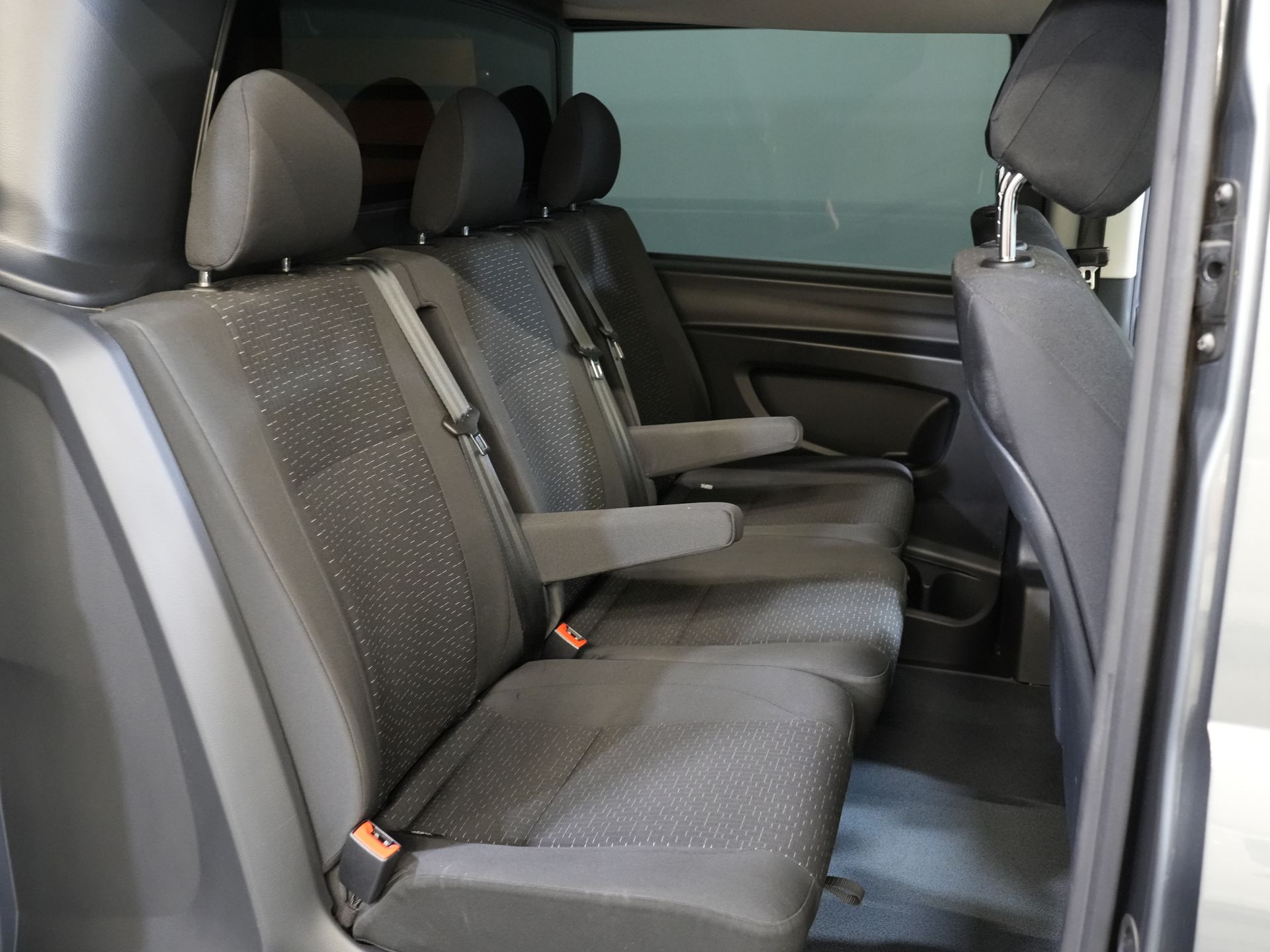 Mercedes-Benz Vito Bestelbus 119 CDI Aut. XL L3 DC Dubbel Cabine/ LED/ 2.5t Trekverm./ Alarm III/ Stoelverw./ Carplay/ Navi/ Camera/ Climate/ Cruise/ PDC/ 18 29