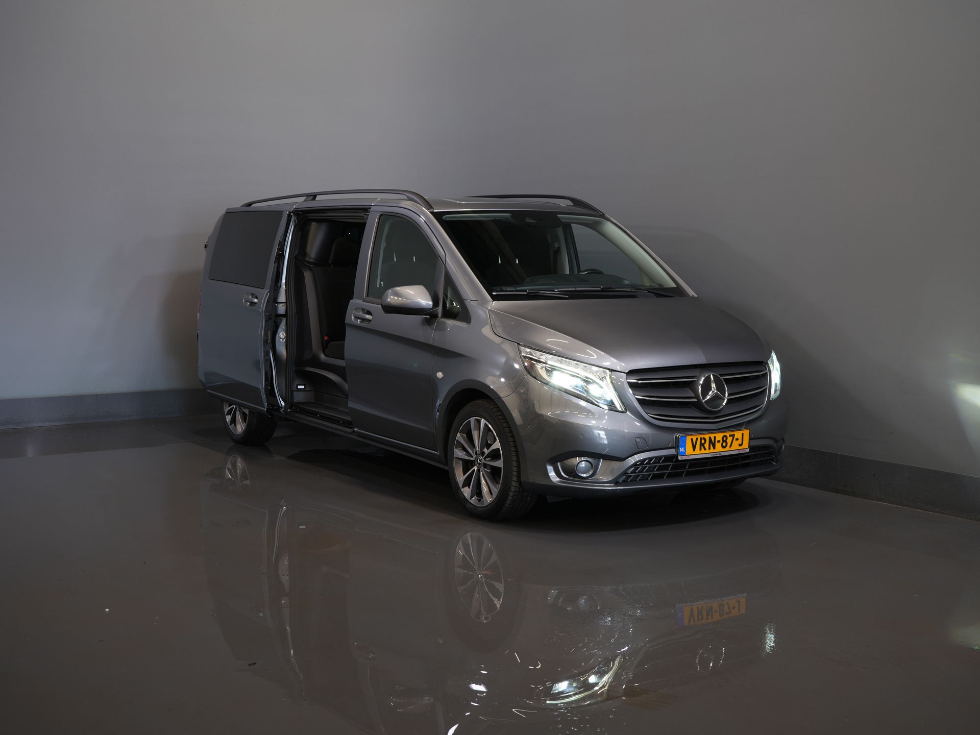 Mercedes-Benz Vito Bestelbus 119 CDI Aut. XL L3 DC Dubbel Cabine/ LED/ 2.5t Trekverm./ Alarm III/ Stoelverw./ Carplay/ Navi/ Camera/ Climate/ Cruise/ PDC/ 18 8