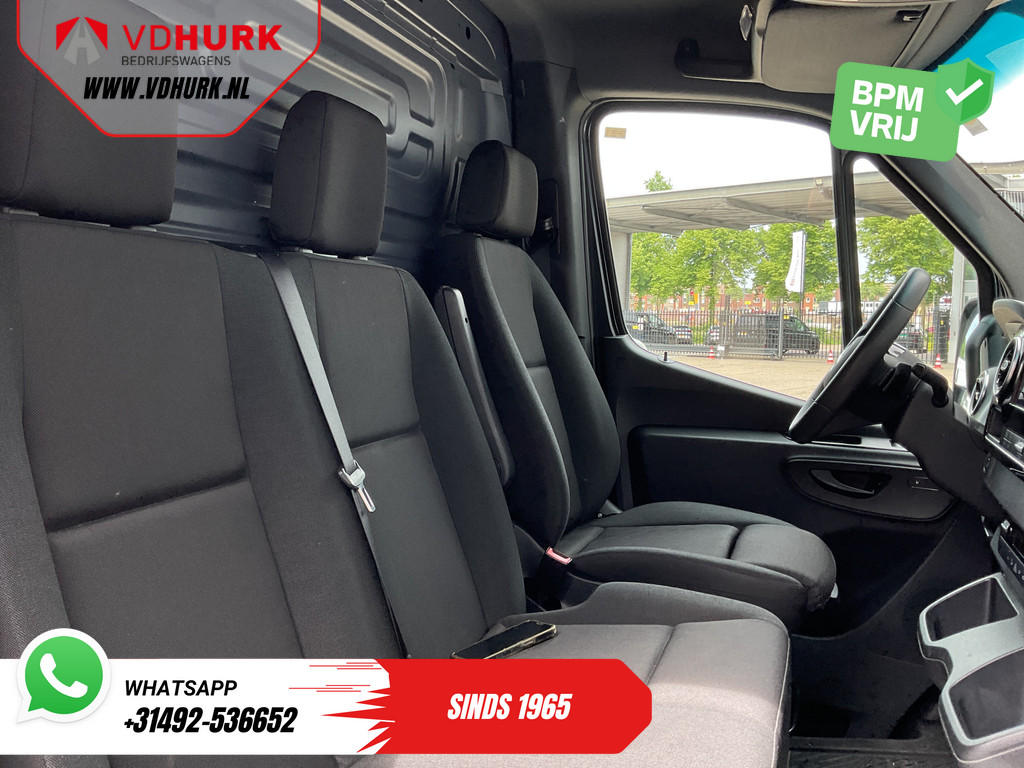 Mercedes-Benz Sprinter Bestelbus 317 CDI Aut. L2H2 LED/ Stoelverw./ Gev.Stoel/ 270Gr.Deuren/ Navi/ Camera/ Cruise/ Airco/ PDC 10