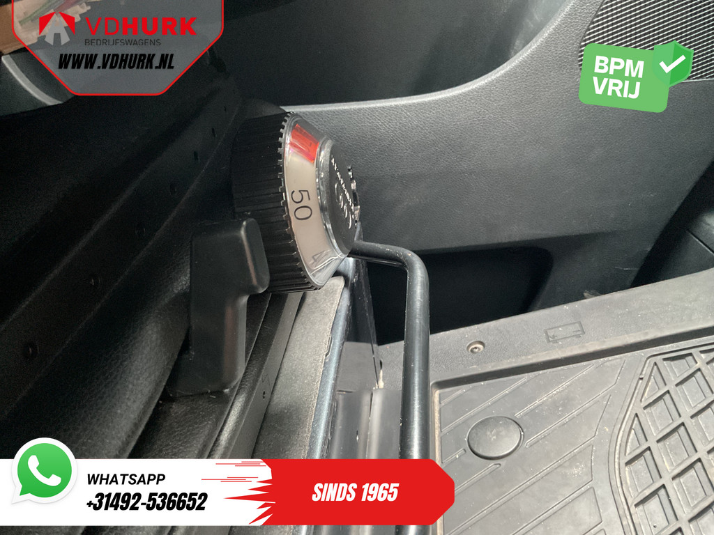 Mercedes-Benz Sprinter Bestelbus 317 CDI Aut. L2H2 LED/ Stoelverw./ Gev.Stoel/ 270Gr.Deuren/ Navi/ Camera/ Cruise/ Airco/ PDC 12