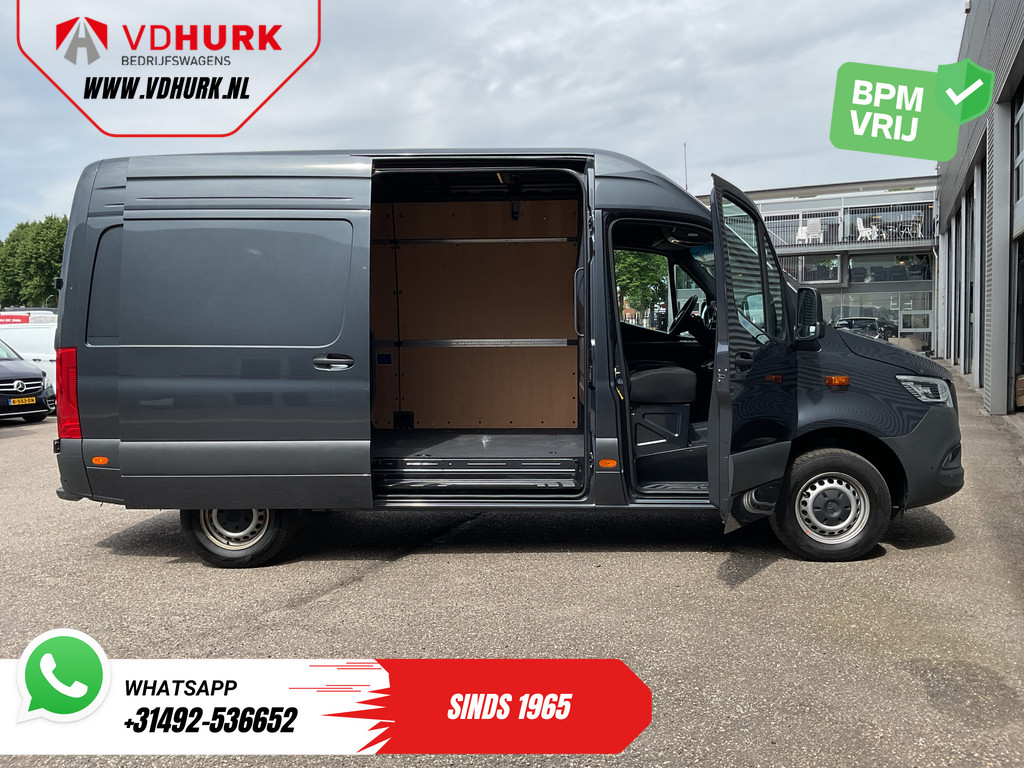 Mercedes-Benz Sprinter Bestelbus 317 CDI Aut. L2H2 LED/ Stoelverw./ Gev.Stoel/ 270Gr.Deuren/ Navi/ Camera/ Cruise/ Airco/ PDC 4