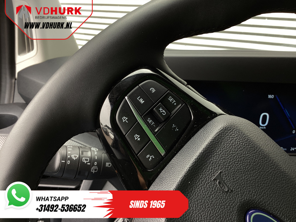 Ford E-Transit Custom Personenvervoer 320 km WLTP L2 Combi/ Kombi/ 9 pers./ LED/ Standkachel/ Stoelverw/ Stuurverw./ Carplay/ Camera/ Climate/ PDC/ Cruise 18