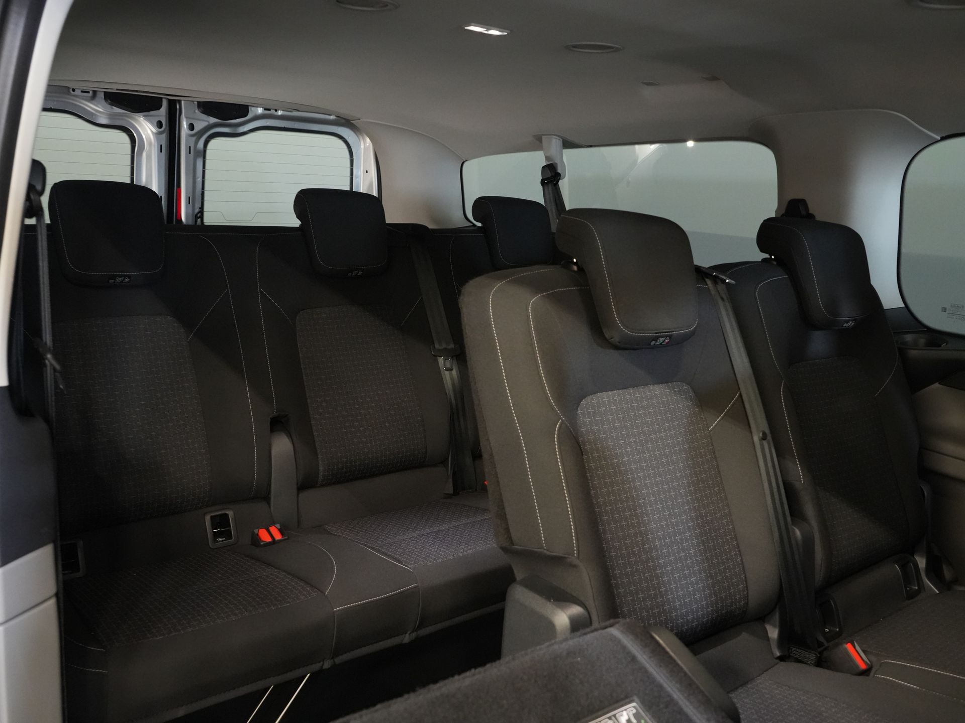 Ford E-Transit Custom Personenvervoer 320 km WLTP L2 Combi/ Kombi/ 9 pers./ LED/ Standkachel/ Stoelverw/ Stuurverw./ Carplay/ Camera/ Climate/ PDC/ Cruise 26