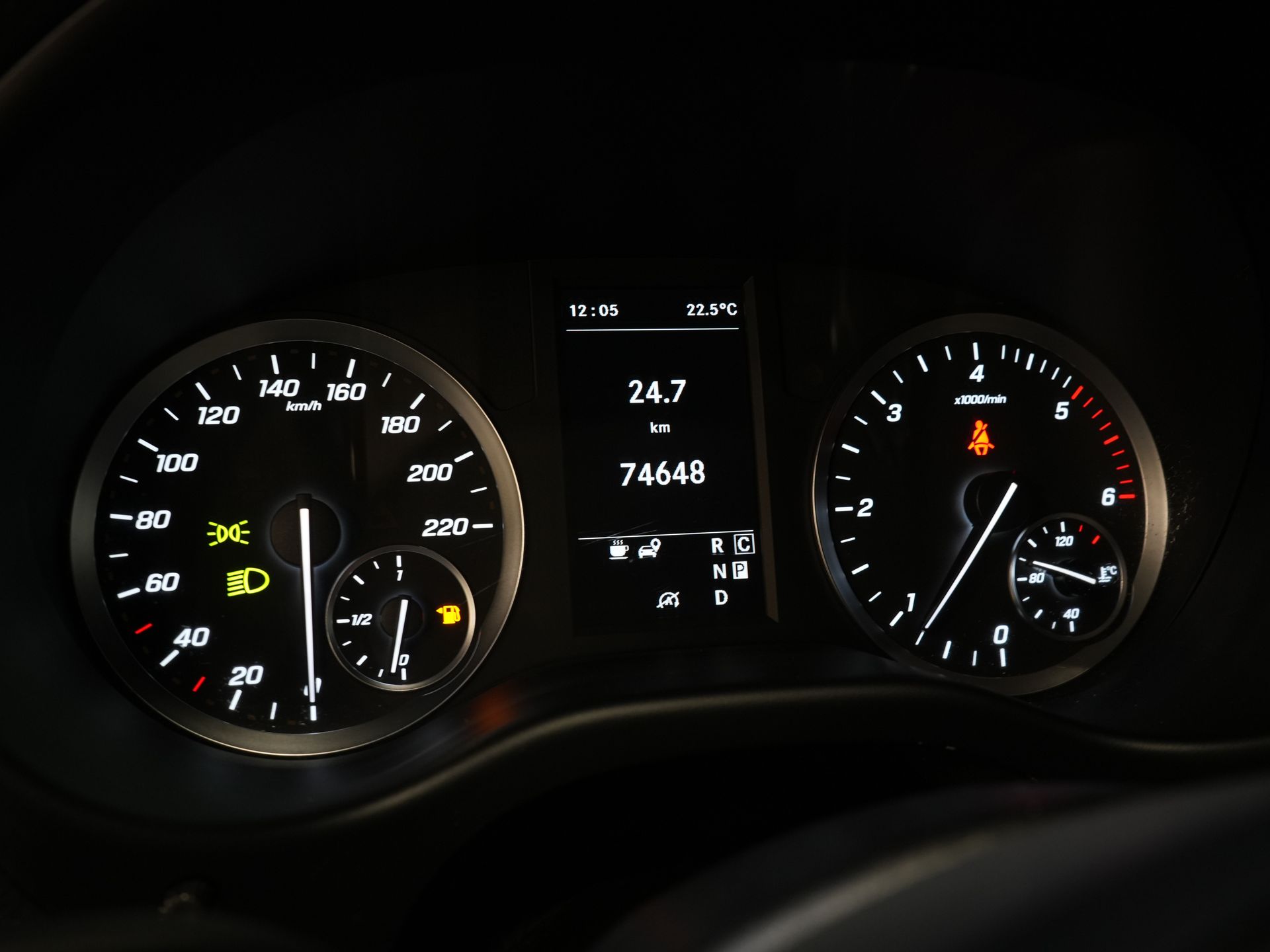Mercedes-Benz Vito Bestelbus 119 CDI Aut. L3 LED/ Carplay/ Stoelverw./ Standkachel/ Navi/ Cruise/ Camera/ Airco/ 17”LMV/ PDC/ Dakdragers/ Trekhaak 22