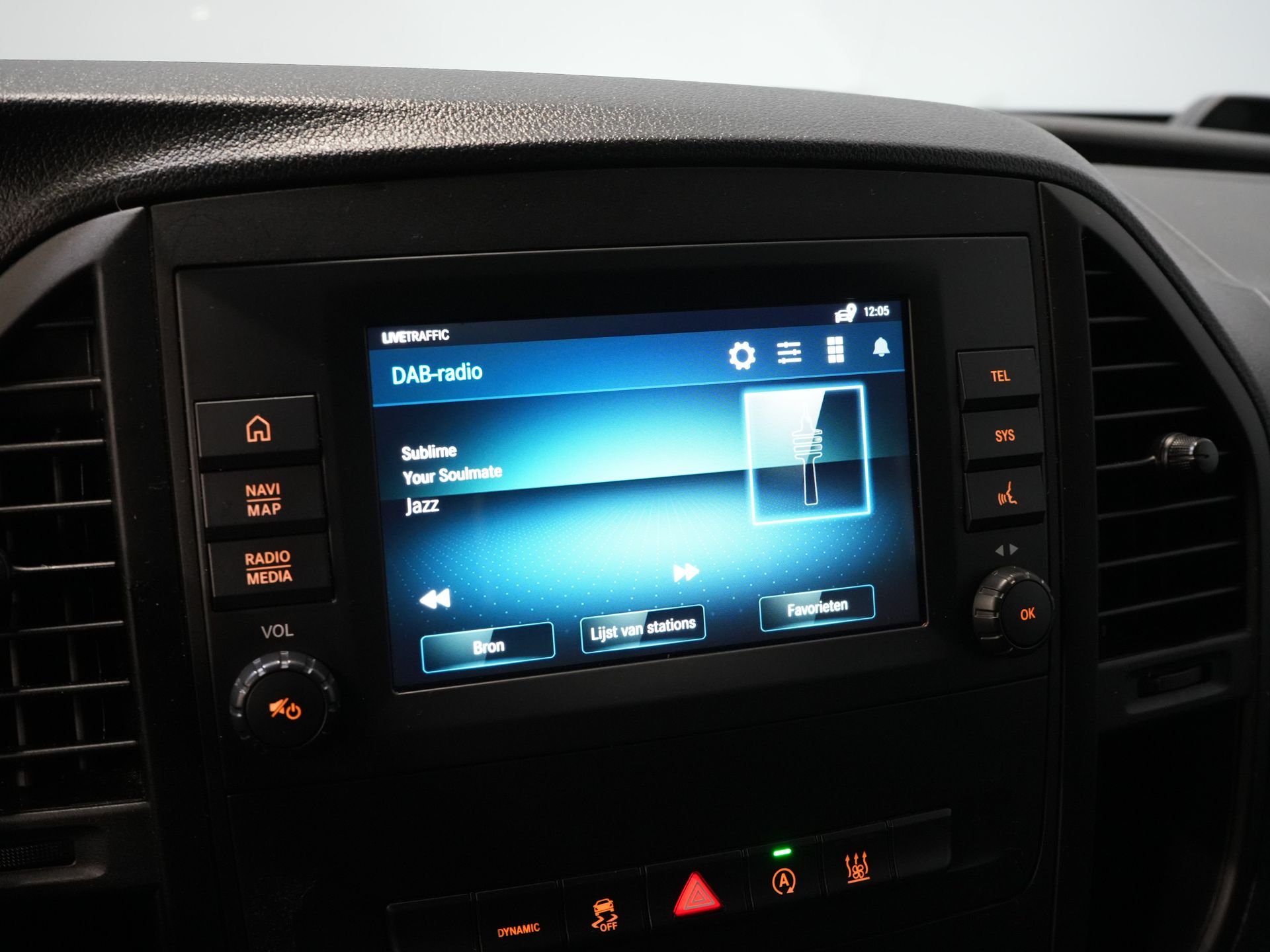 Mercedes-Benz Vito Bestelbus 119 CDI Aut. L3 LED/ Carplay/ Stoelverw./ Standkachel/ Navi/ Cruise/ Camera/ Airco/ 17”LMV/ PDC/ Dakdragers/ Trekhaak 24