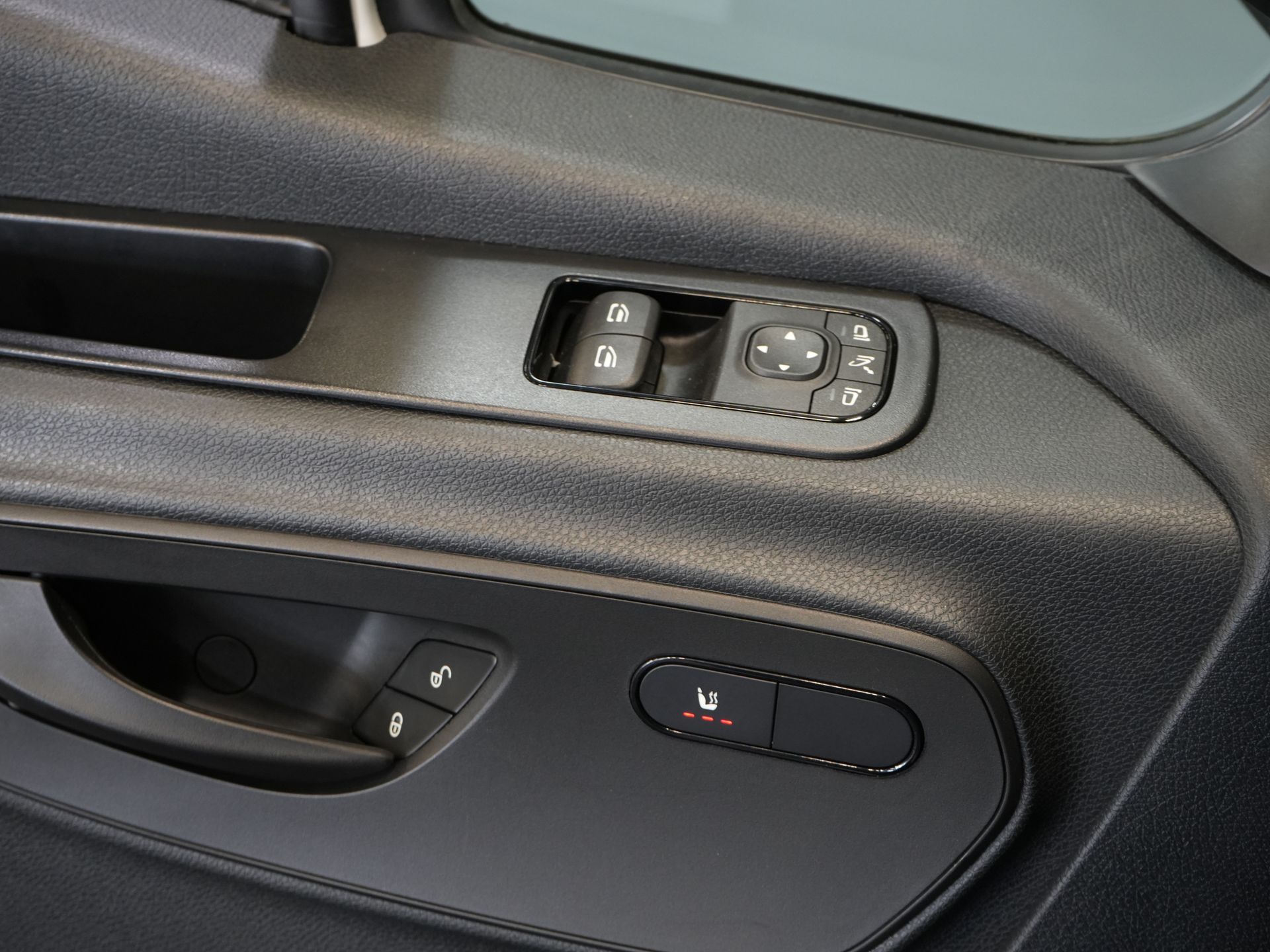 Mercedes-Benz Sprinter Bestelbus 315 CDI Aut. L2H2 3.5t Trekverm./ Stoelverw./ Carplay/ 270Gr.Deuren/ Navi/ Camera/ PDC/ Cruise/ DAB 18