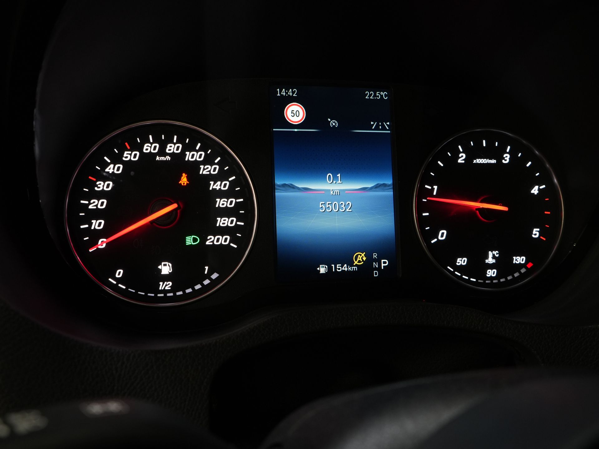 Mercedes-Benz Sprinter Bestelbus 315 CDI Aut. L2H2 3.5t Trekverm./ Stoelverw./ Carplay/ 270Gr.Deuren/ Navi/ Camera/ PDC/ Cruise/ DAB 20