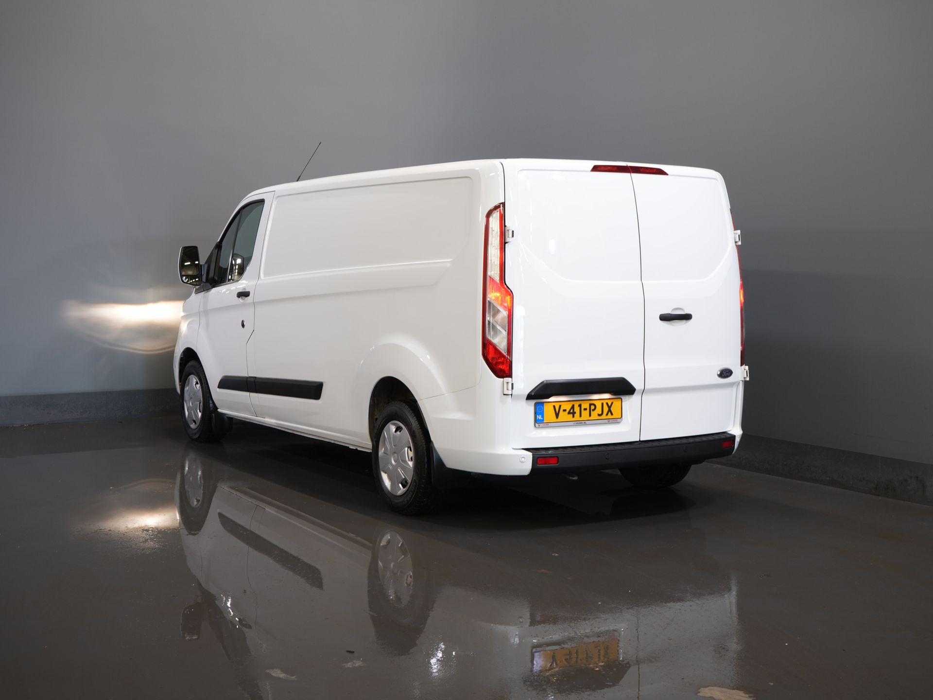 Ford Transit Custom Bestelbus 2.0 TDCI L2 130 pk Trend 2.8t Trekverm./ Cruise/ PDC V+A/ DAB/ Airco 1