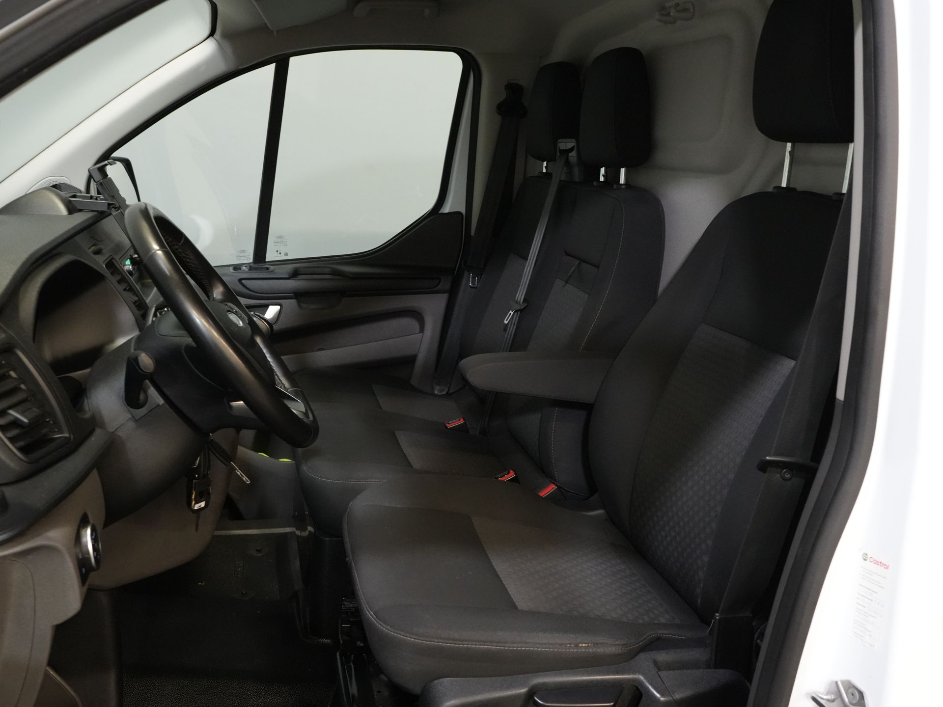 Ford Transit Custom Bestelbus 2.0 TDCI L2 130 pk Trend 2.8t Trekverm./ Cruise/ PDC V+A/ DAB/ Airco 11