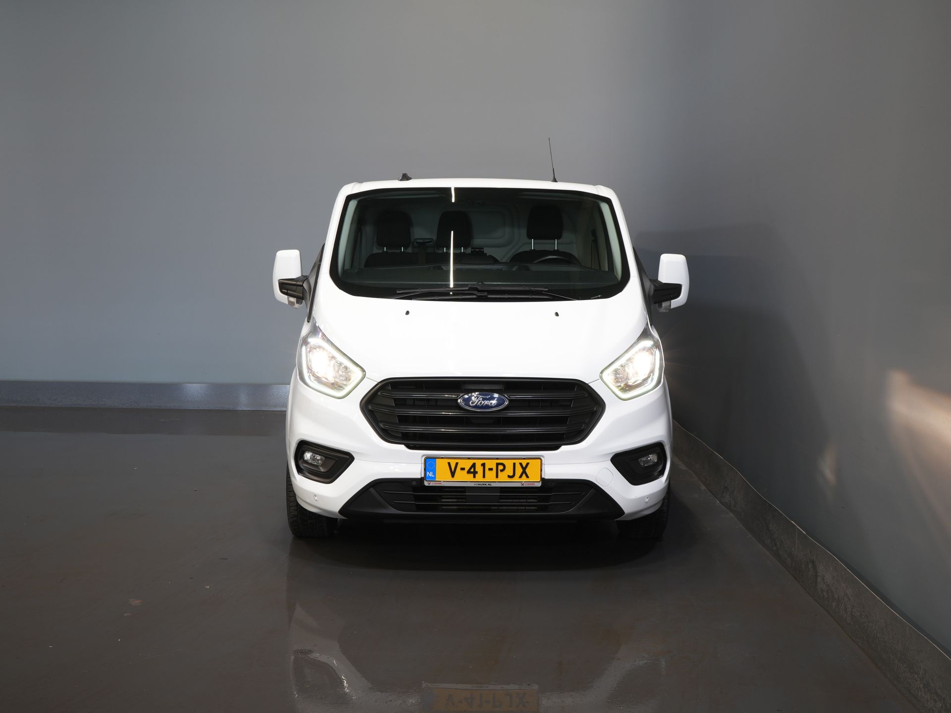 Ford Transit Custom Bestelbus 2.0 TDCI L2 130 pk Trend 2.8t Trekverm./ Cruise/ PDC V+A/ DAB/ Airco 6