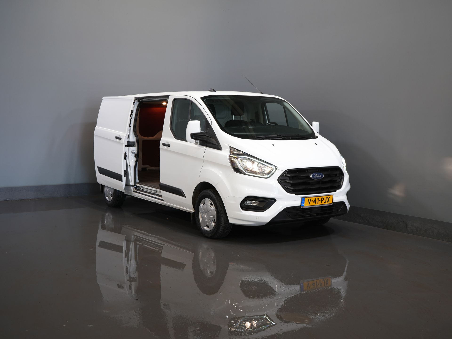 Ford Transit Custom Bestelbus 2.0 TDCI L2 130 pk Trend 2.8t Trekverm./ Cruise/ PDC V+A/ DAB/ Airco 8