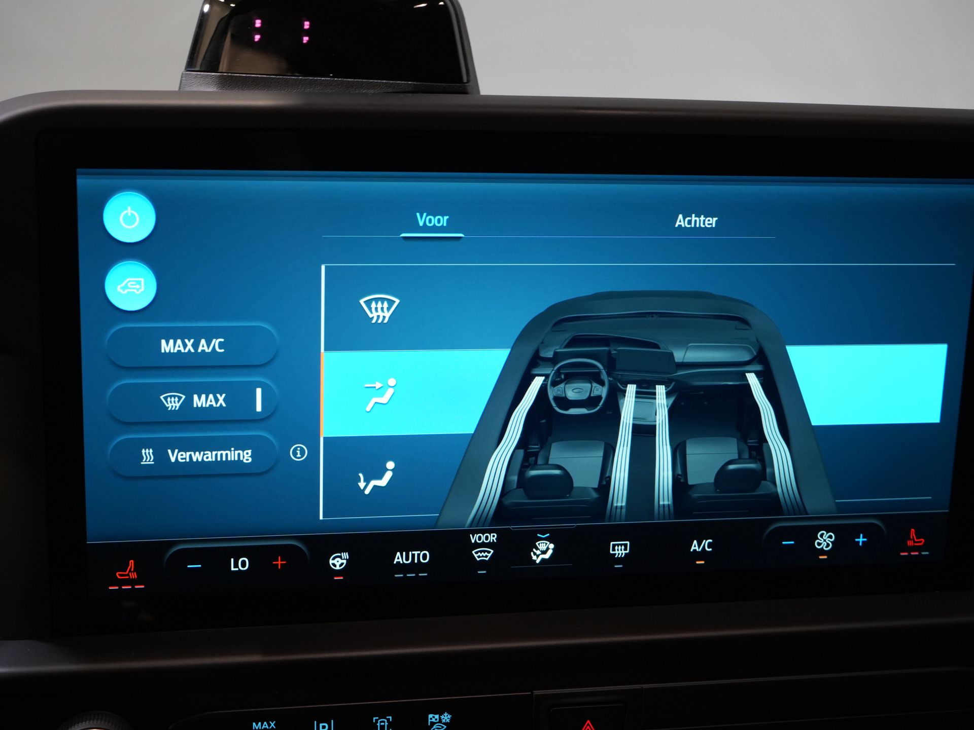 Ford E-Transit Custom Personenvervoer Kombi Trend 71kWh 360 km WLTP (Excl. BTW/Incl. BPM) LED/ Standkachel/ Stoelverw./ Stuurverw./ Carplay/ 9 P/ 9 Persoons/ Combi/ C 23