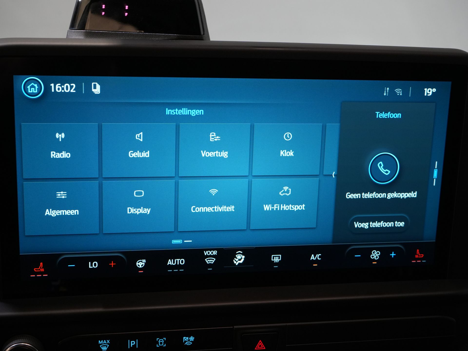 Ford E-Transit Custom Personenvervoer Kombi Trend 71kWh 360 km WLTP (Excl. BTW/Incl. BPM) LED/ Standkachel/ Stoelverw./ Stuurverw./ Carplay/ 9 P/ 9 Persoons/ Combi/ C 25