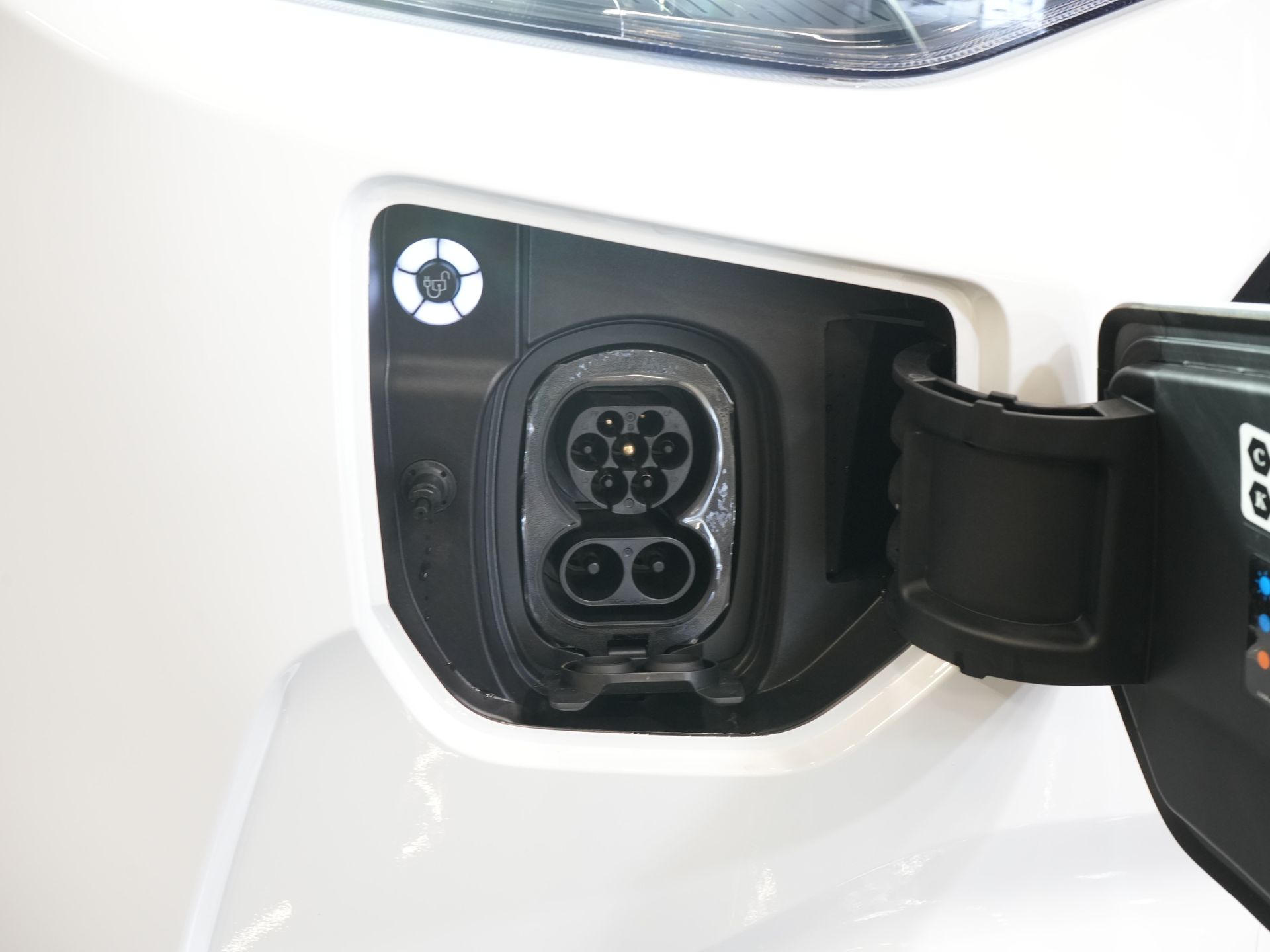Ford E-Transit Custom Personenvervoer Kombi Trend 71kWh 360 km WLTP (Excl. BTW/Incl. BPM) LED/ Standkachel/ Stoelverw./ Stuurverw./ Carplay/ 9 P/ 9 Persoons/ Combi/ C 33