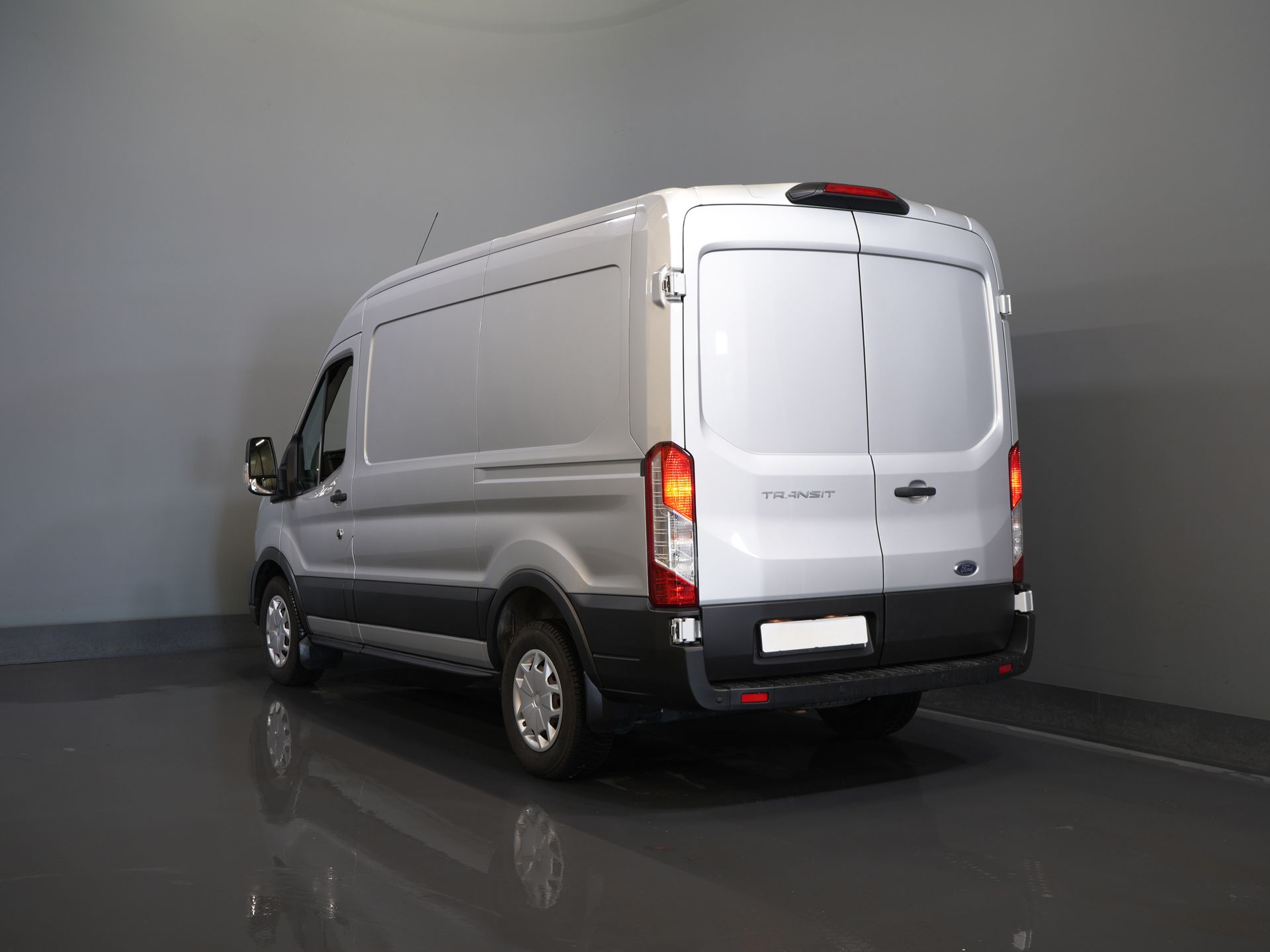 Ford Transit Bestelbus 350 2.0 TDCI 130 pk L2H2 Trend Inrichting/ Cruise/ PDC/ DAB/ Airco 1