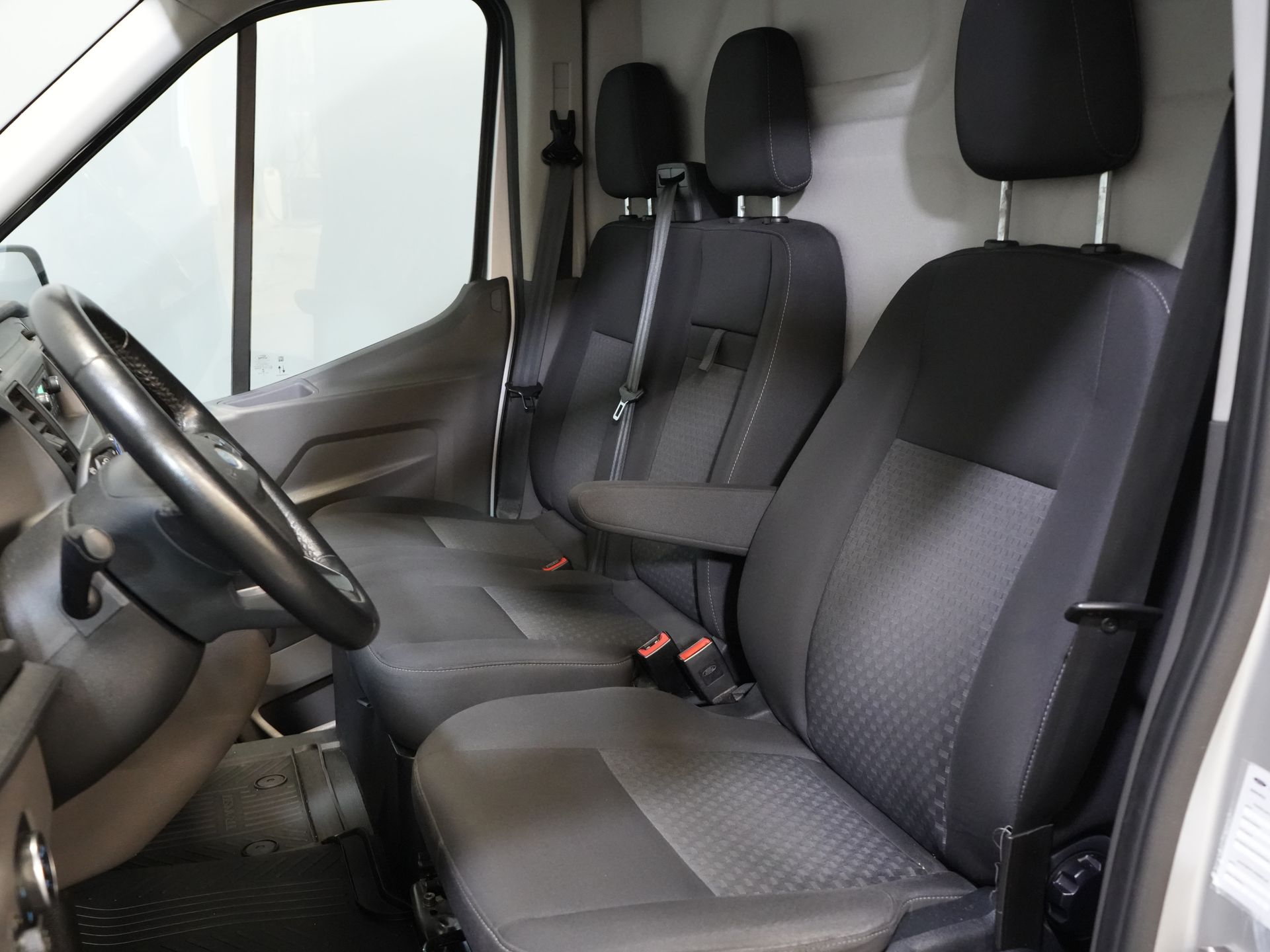 Ford Transit Bestelbus 350 2.0 TDCI 130 pk L2H2 Trend Inrichting/ Cruise/ PDC/ DAB/ Airco 11