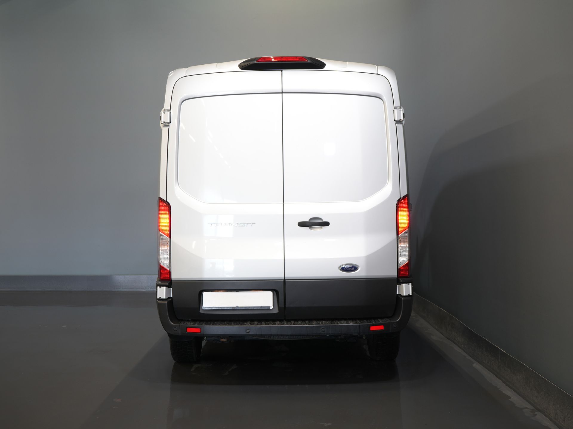 Ford Transit Bestelbus 350 2.0 TDCI 130 pk L2H2 Trend Inrichting/ Cruise/ PDC/ DAB/ Airco 5