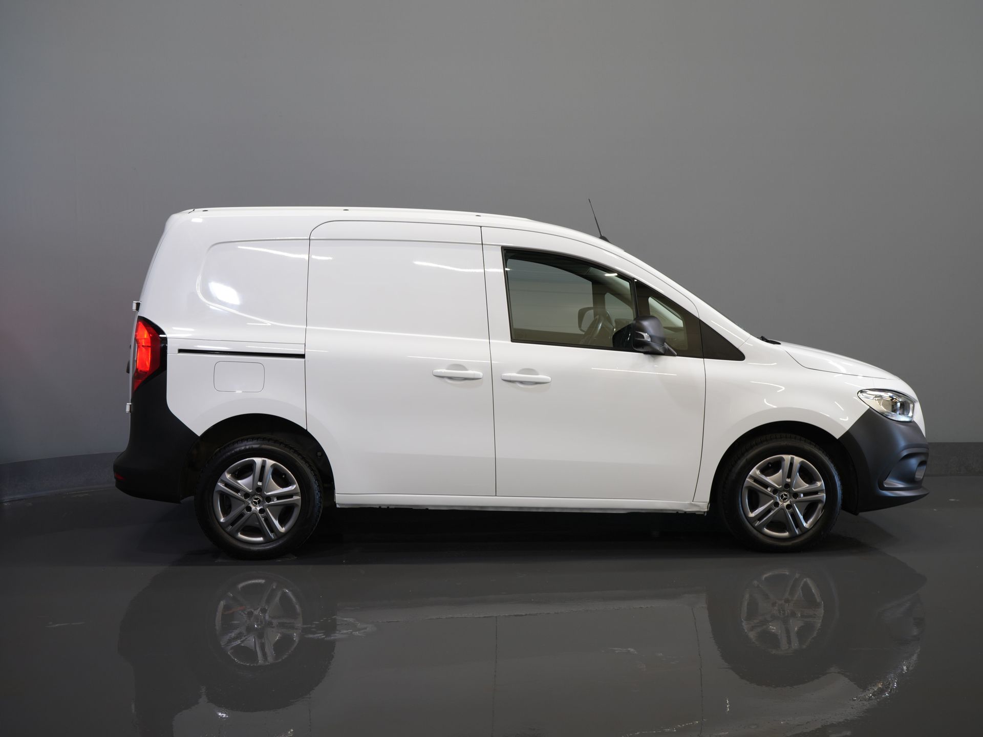 Mercedes-Benz Citan Bestelbus 110 CDI Aut. 3 pers./ Stoelverw./ Carplay/ Camera/ PDC/ Cruise/ Airco 10