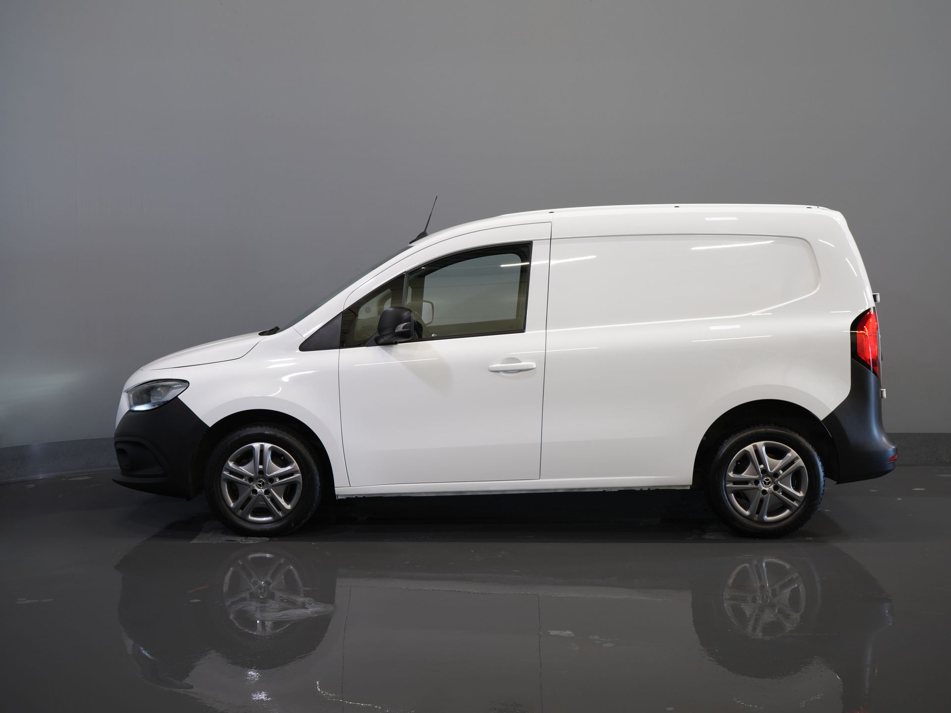 Mercedes-Benz Citan Bestelbus 110 CDI Aut. 3 pers./ Stoelverw./ Carplay/ Camera/ PDC/ Cruise/ Airco 9