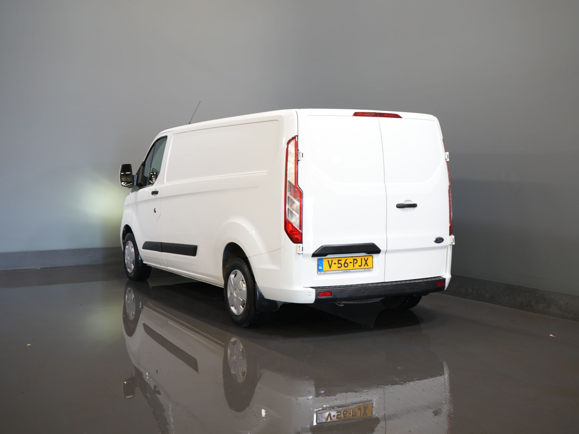 Ford Transit Custom Bestelbus 2.0 TDCI L2 130 pk Trend 2.8t Trekverm./ Cruise/ PDC V+A/ DAB/ Airco 1