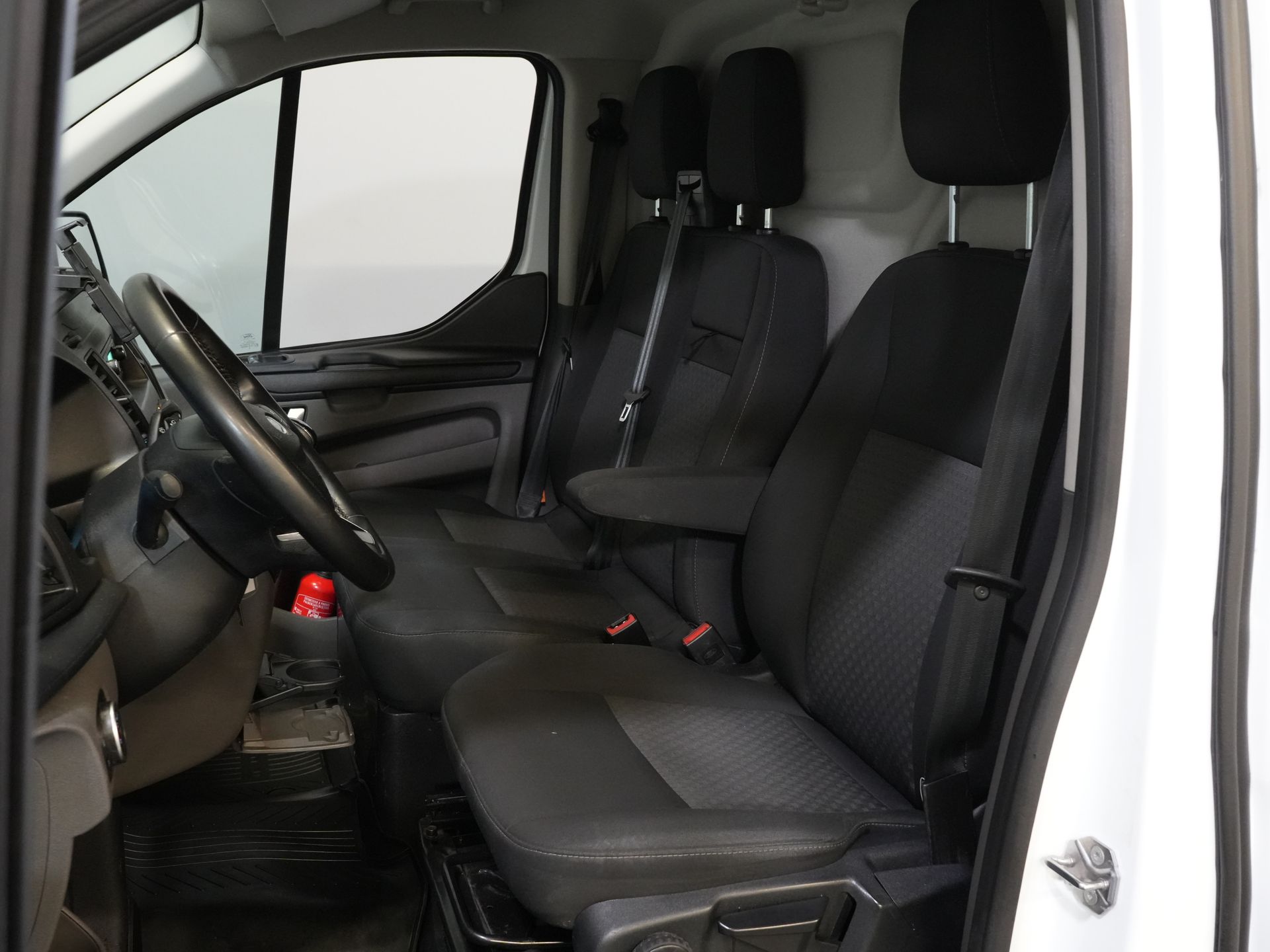 Ford Transit Custom Bestelbus 2.0 TDCI L2 130 pk Trend 2.8t Trekverm./ Cruise/ PDC V+A/ DAB/ Airco 11
