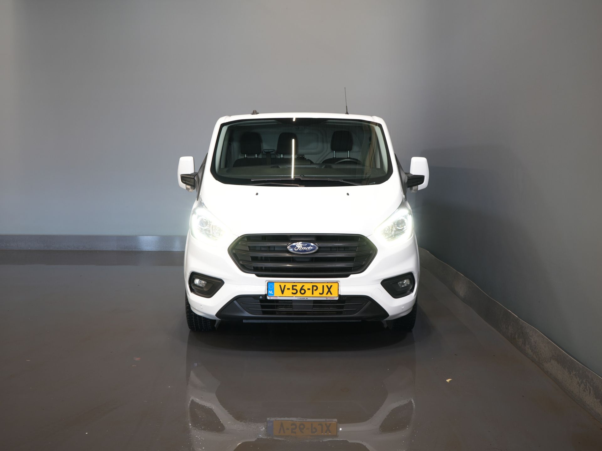 Ford Transit Custom Bestelbus 2.0 TDCI L2 130 pk Trend 2.8t Trekverm./ Cruise/ PDC V+A/ DAB/ Airco 6