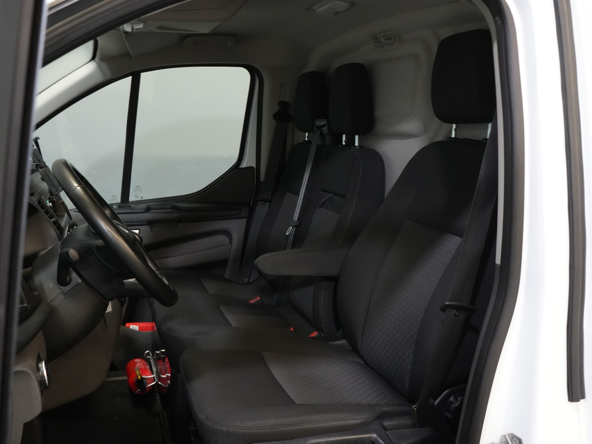 Ford Transit Custom Bestelbus 2.0 TDCI L2 130 pk Trend 2.8t Trekverm./ Cruise/ PDC V+A/ DAB/ Airco 11