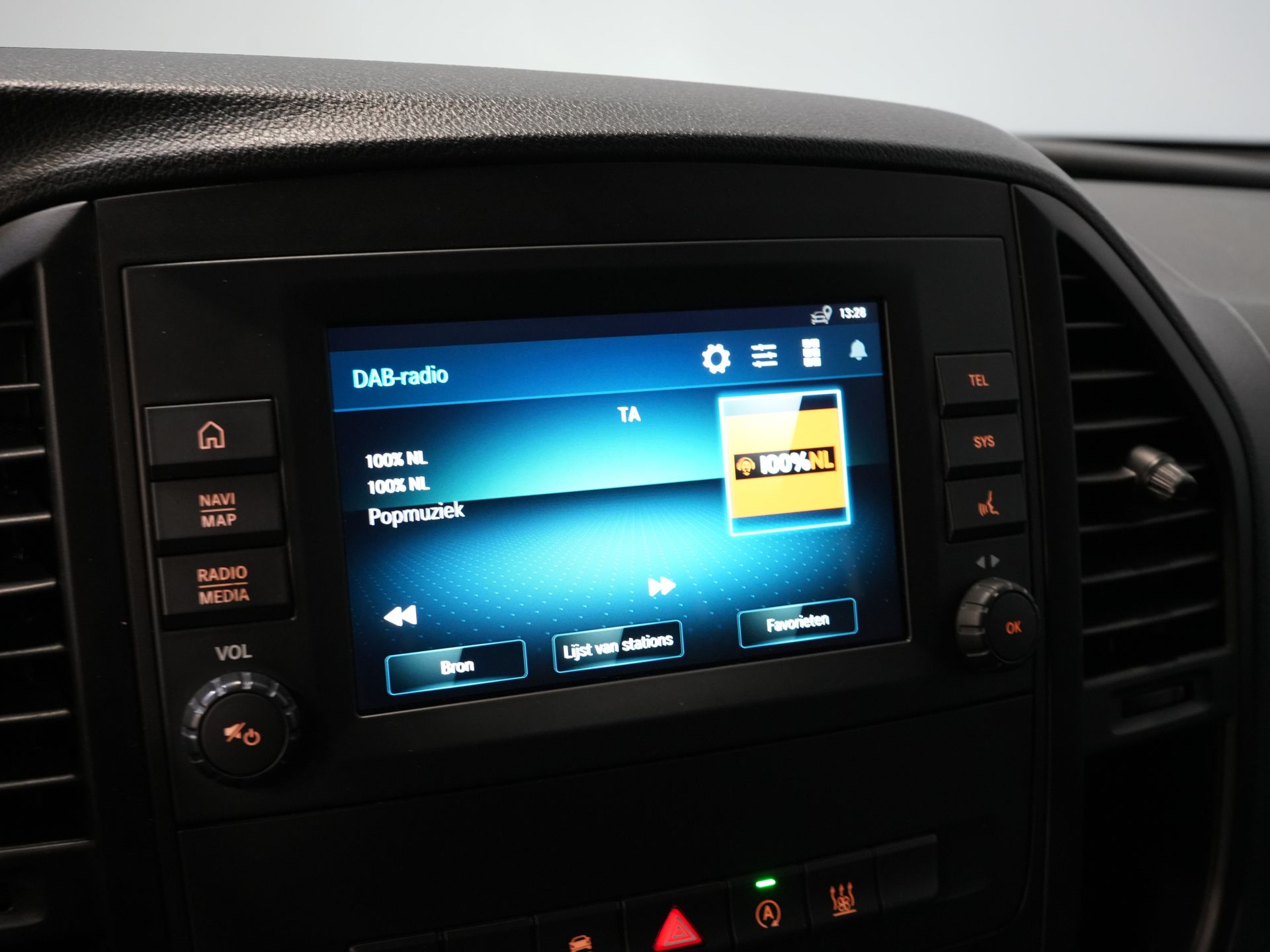 Mercedes-Benz Vito Bestelbus 116 CDI Aut. L2 LED/ Standkachel/ Stoelverw./ Carplay/ Camera/ Cruise/ Trekhaak/ Airco 25