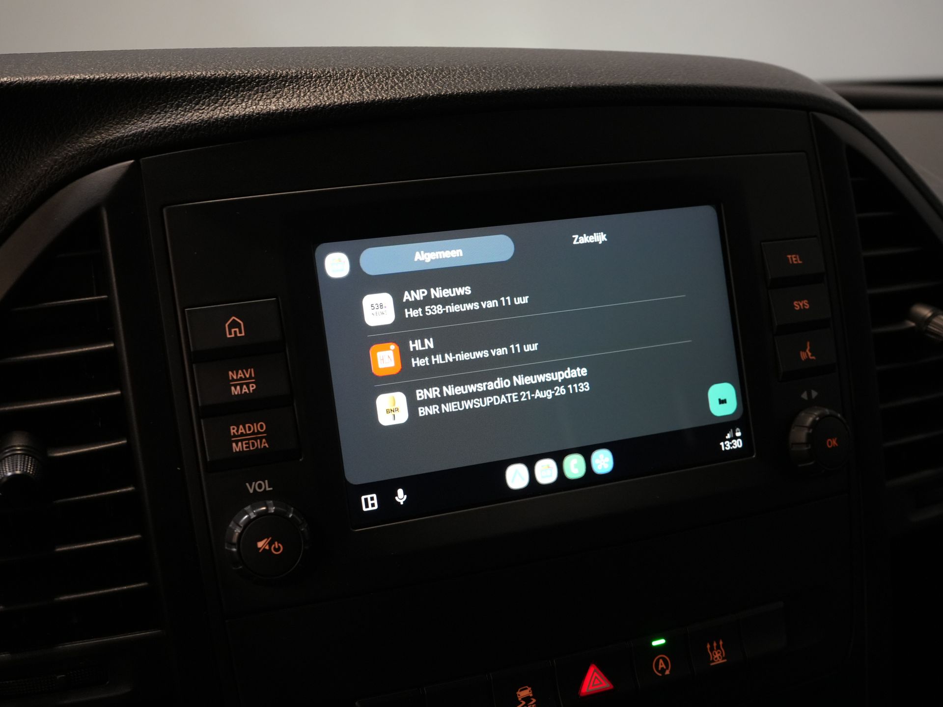 Mercedes-Benz Vito Bestelbus 116 CDI Aut. L2 LED/ Standkachel/ Stoelverw./ Carplay/ Camera/ Cruise/ Trekhaak/ Airco 27