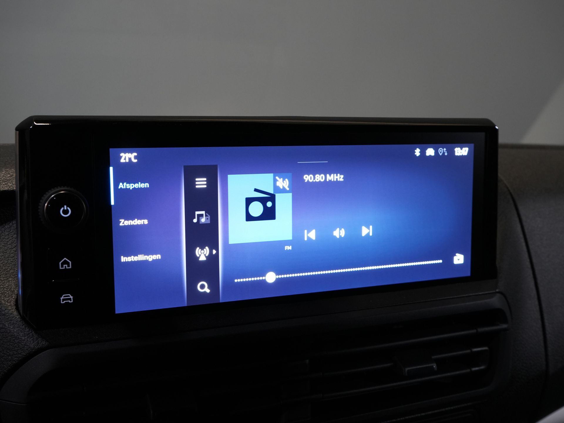 Toyota e-ProAce Worker Bestelbus 230 km WLTP Adapt.Cruise/ Standkachel/ Stuurverw./ Carplay/ Airco/ Camera/ PDC 22