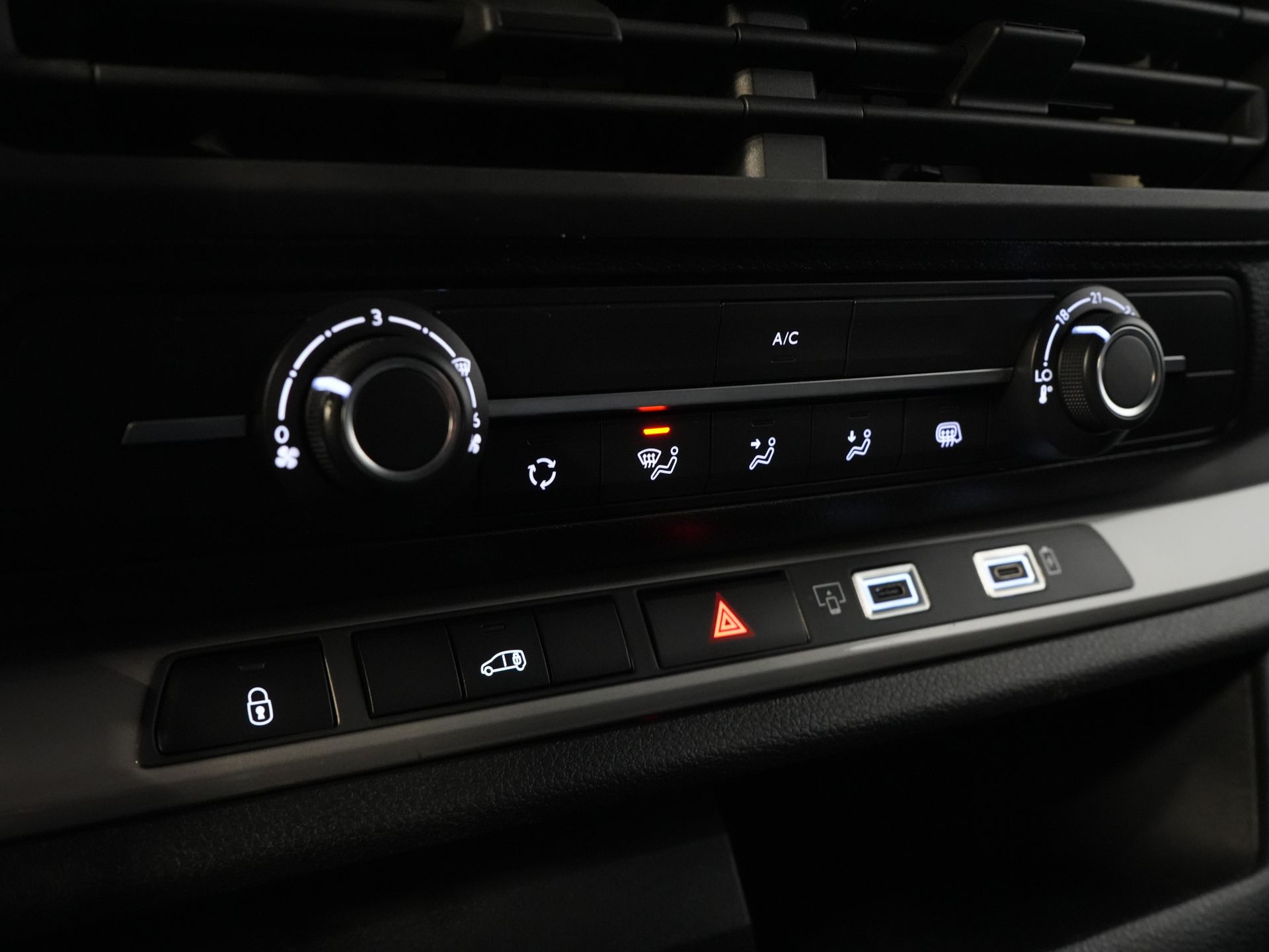 Fiat Scudo Bestelbus Fiat Scudo 2.0 HDI 145 pk Aut. L2 Virtual Cockpit/ Carplay/ Navi/ Camera/ PDC/ Cruise/ Airco 20