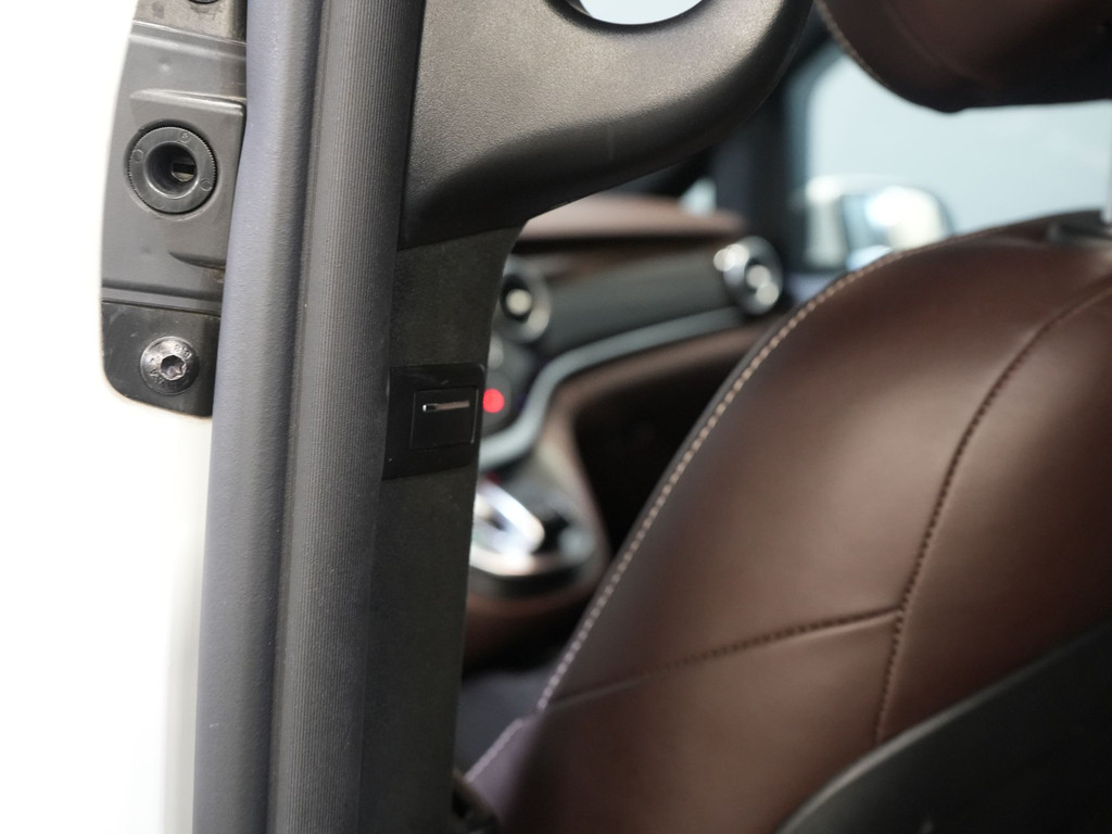Mercedes-Benz V-Klasse Bestelbus 250d DC Dubbel Cabine Exclusive AMG/ Pano/ Stoelvent./ Mem.Stoelen/ Koelvak/ Adapt.Cruise/ 360 Camera/ Burmester/ Standkachel/ L 41