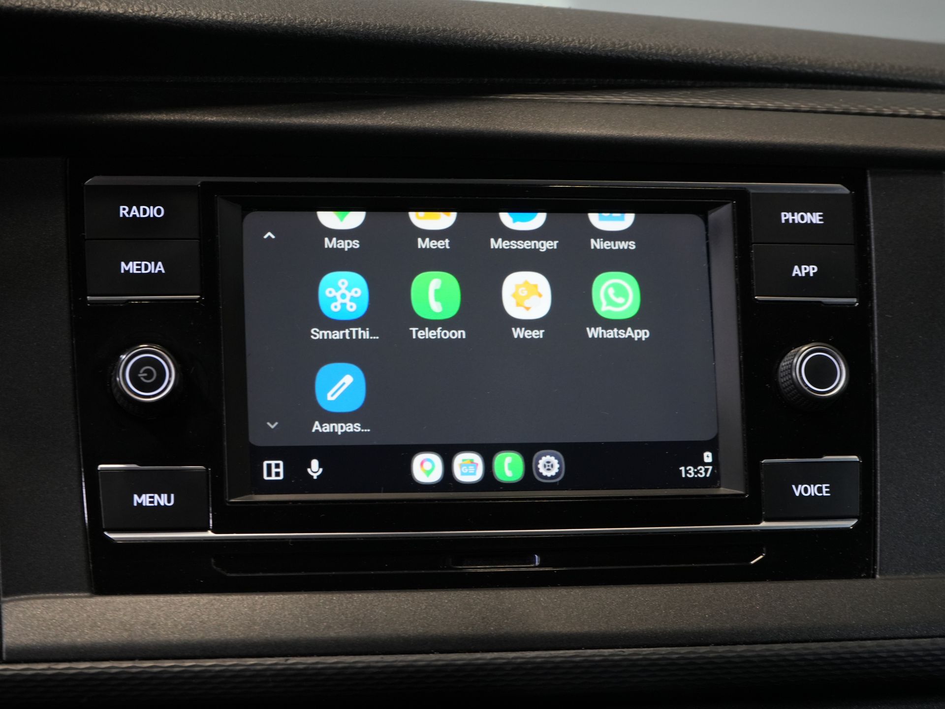Volkswagen Transporter Bestelbus T6.1 2.0 TDI 150 pk Aut. L2 LED/ Standkachel/ Stoelverw./ Carplay/ PDC/ Cruise/ Airco/ Trekhaak 25
