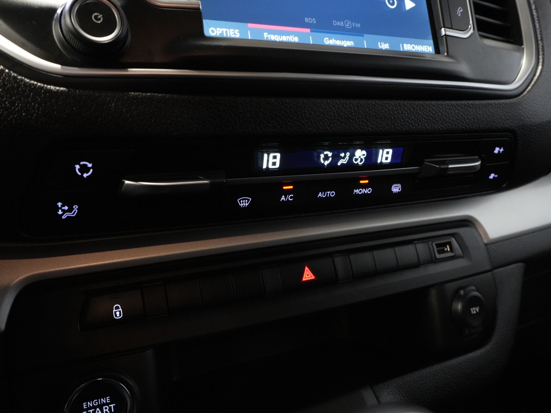 Fiat Scudo Bestelbus 2.0 MJ 145 pk DC Dubbel Cabine Adapt.Cruise/ 2x Schuifdeur/ Keyless/ Carplay/ Navi/ 6 Pers./ Climate/ Camera/ PDC 21