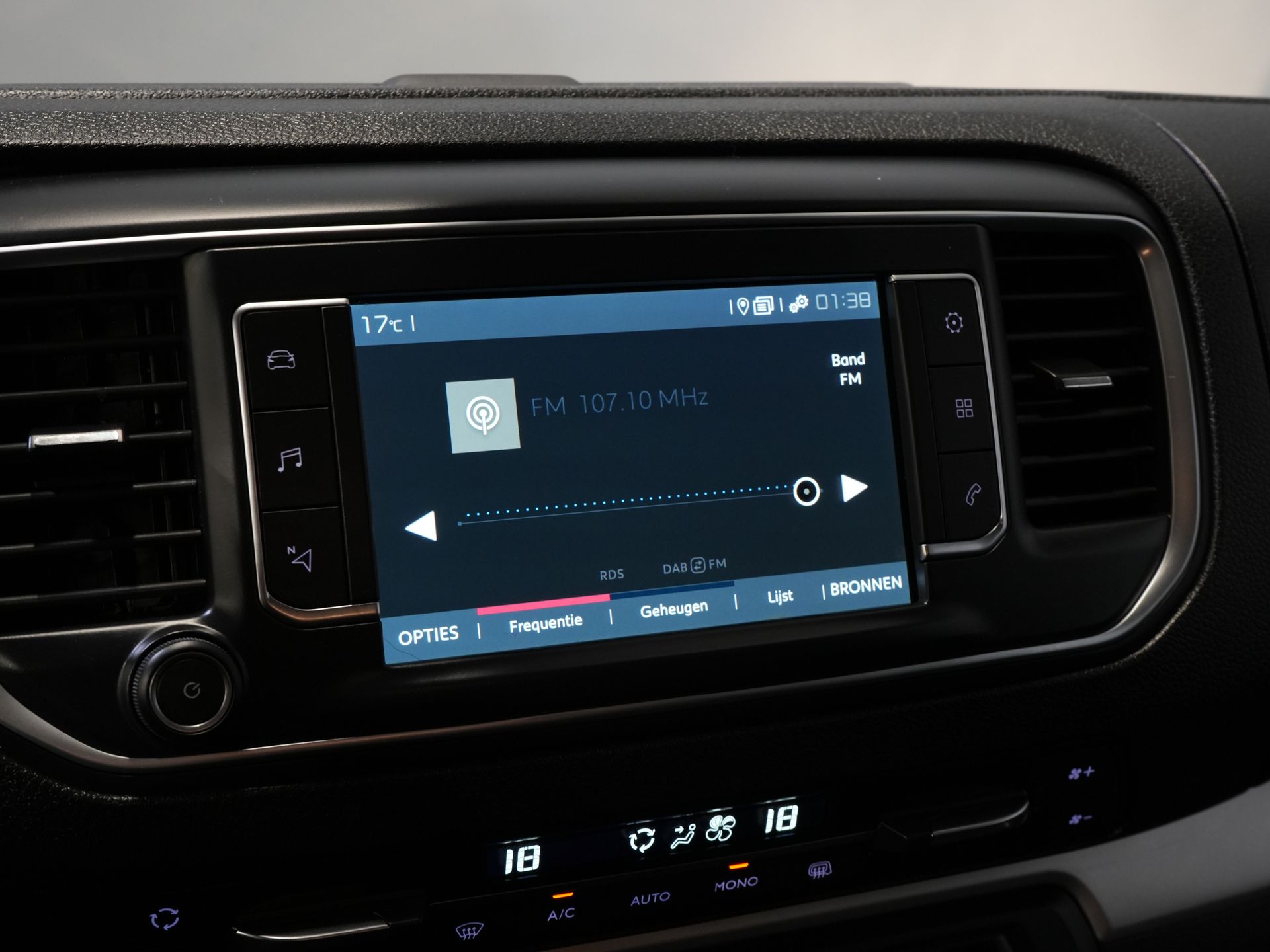 Fiat Scudo Bestelbus 2.0 MJ 145 pk DC Dubbel Cabine Adapt.Cruise/ 2x Schuifdeur/ Keyless/ Carplay/ Navi/ 6 Pers./ Climate/ Camera/ PDC 22