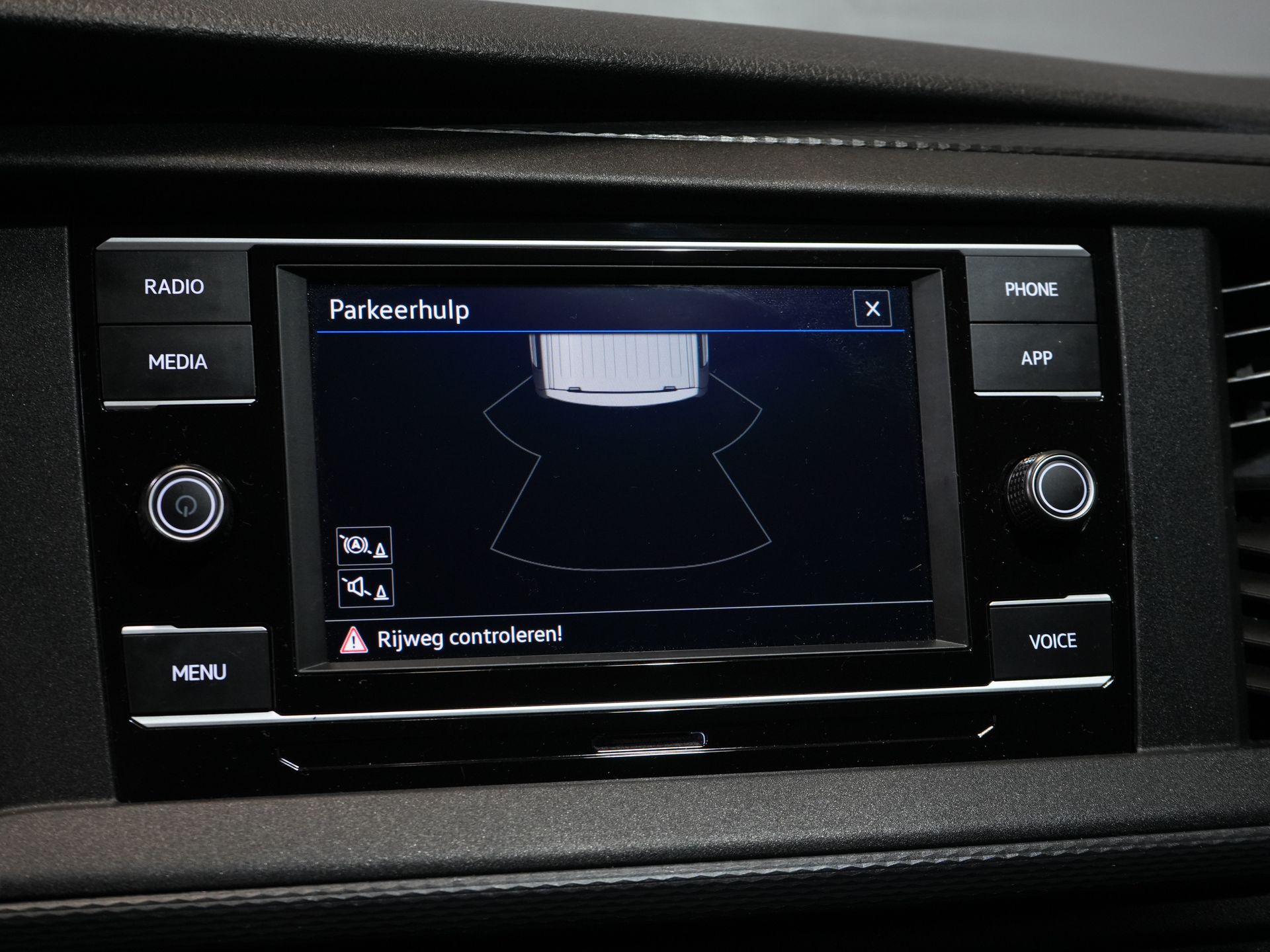 Volkswagen Transporter Bestelbus 2.0 TDI 150 pk DSG Aut. L2 LED/ Cruise/ Carplay/ PDC/ Airco 22