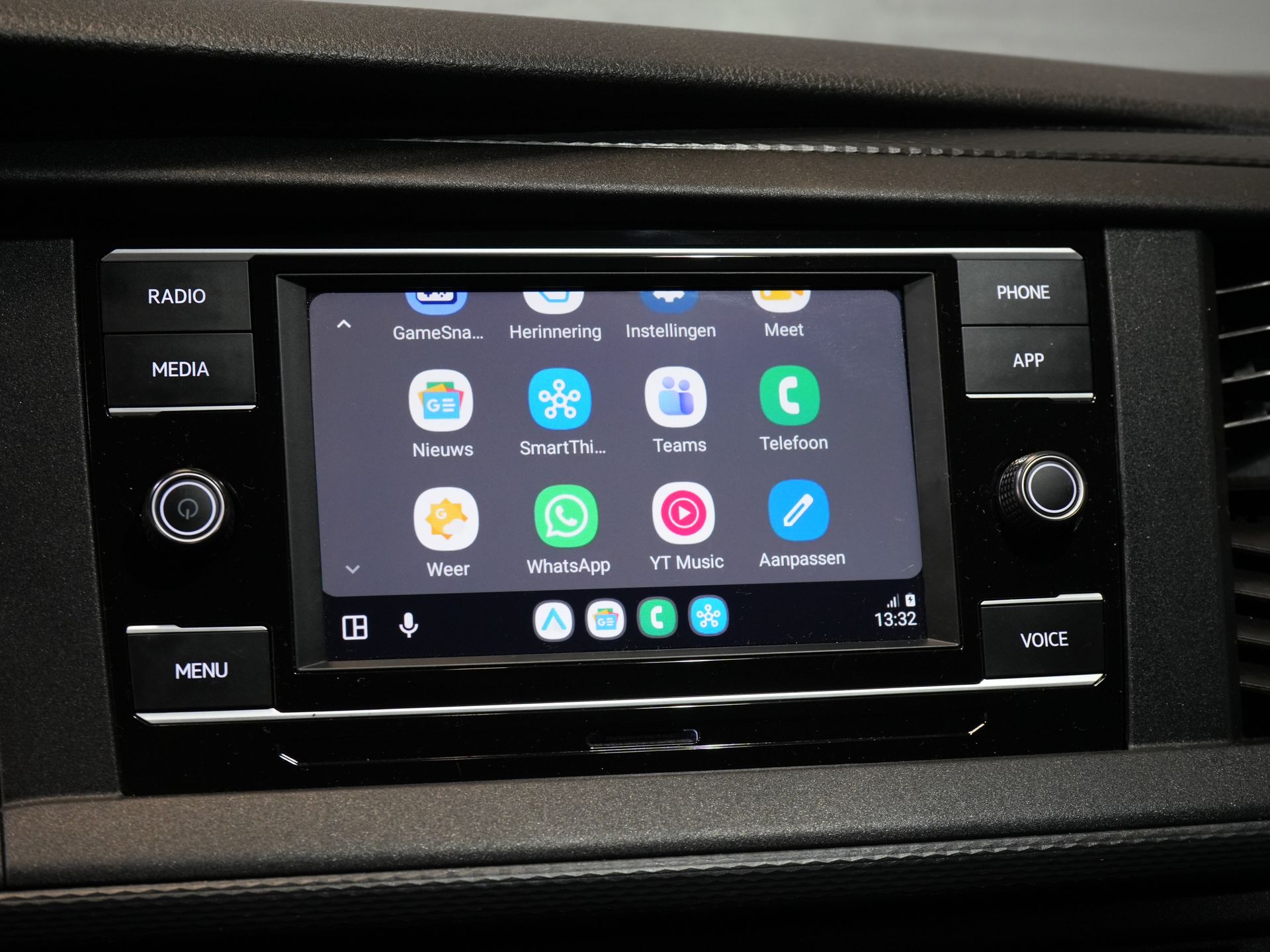 Volkswagen Transporter Bestelbus 2.0 TDI 150 pk DSG Aut. L2 LED/ Cruise/ Carplay/ PDC/ Airco 24